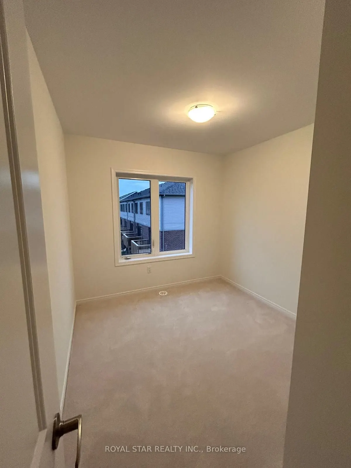 8 Baskett Street