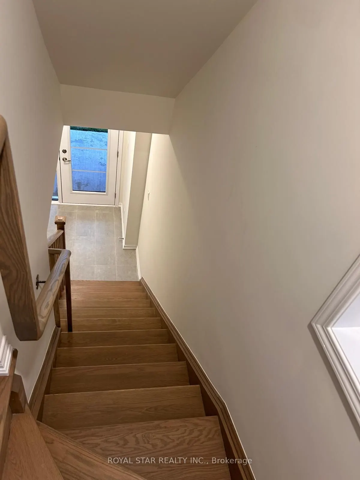 8 Baskett Street