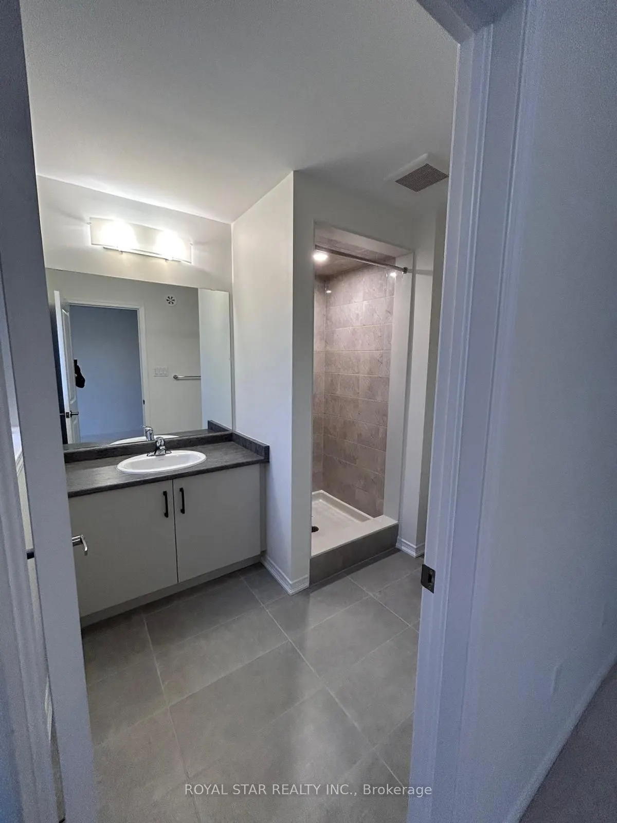 8 Baskett Street
