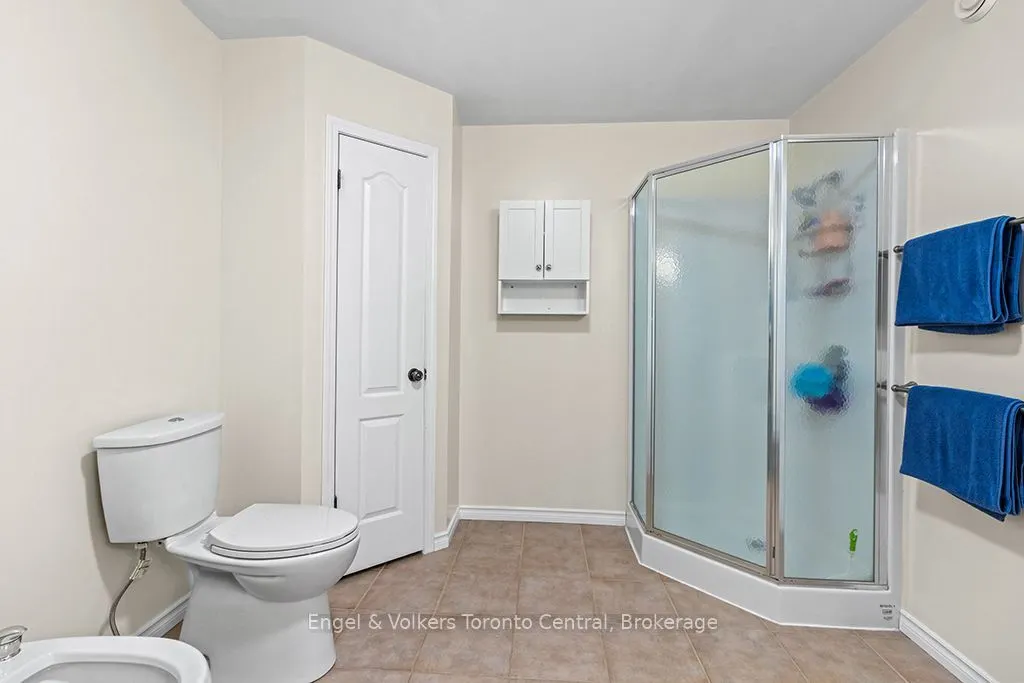 172 Queens Bush Dr Drive