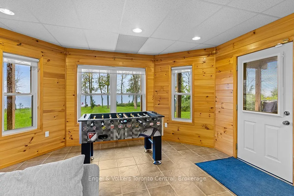 172 Queens Bush Dr Drive