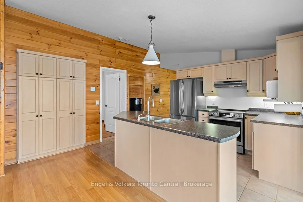 172 Queens Bush Dr Drive