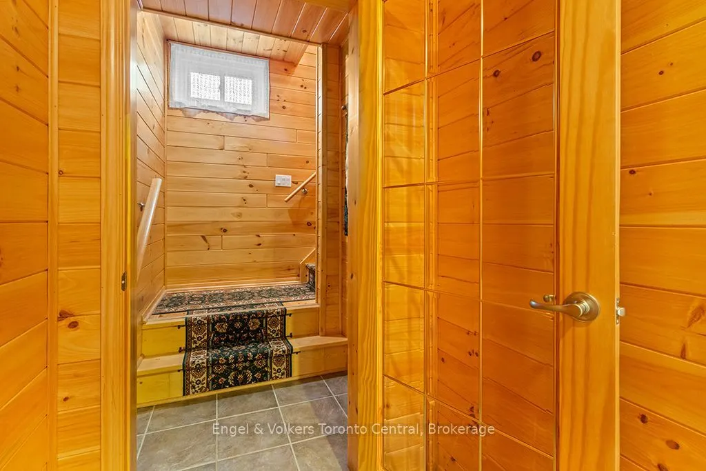 172 Queens Bush Dr Drive