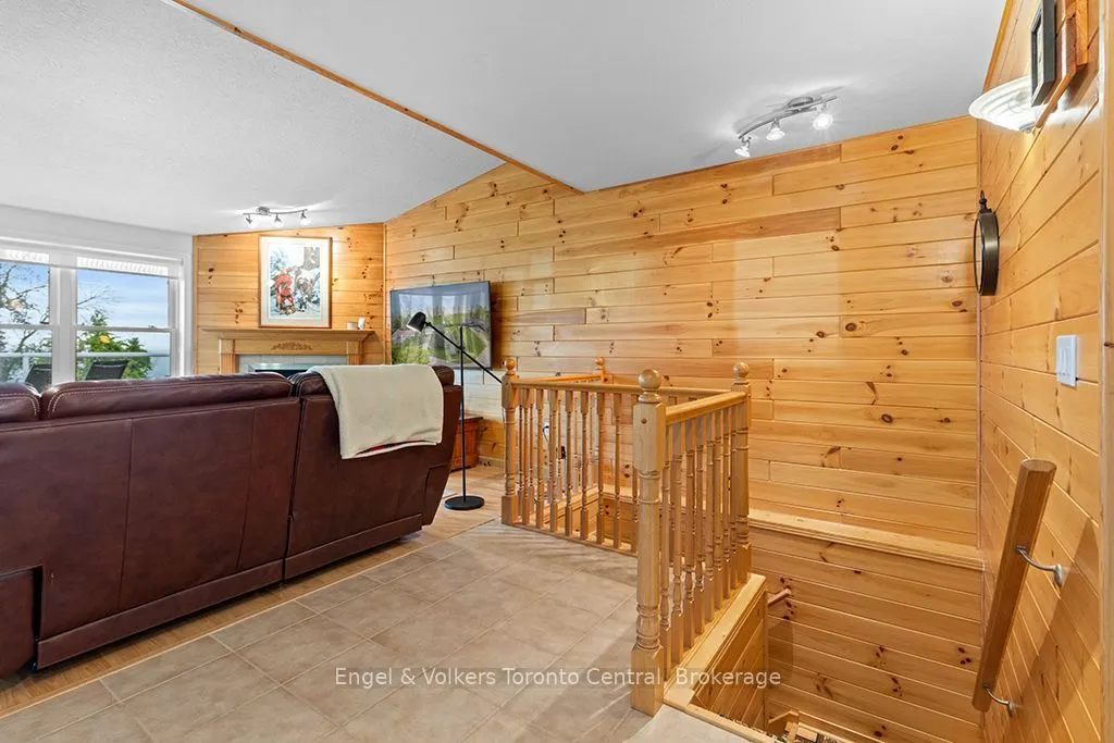 172 Queens Bush Dr Drive