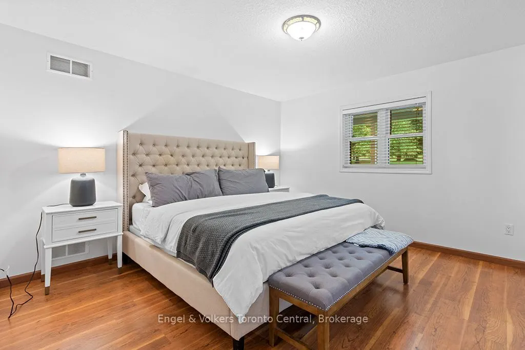 172 Queens Bush Dr Drive