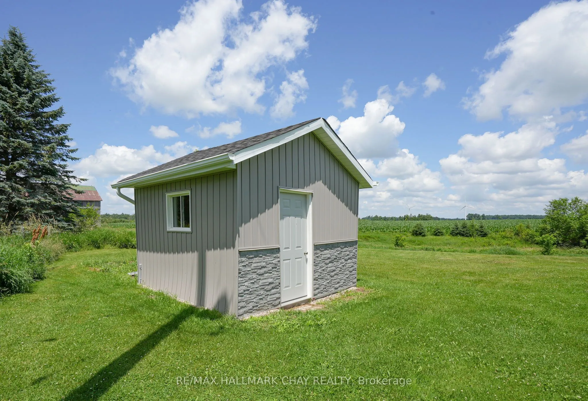 665221 20 Sideroad