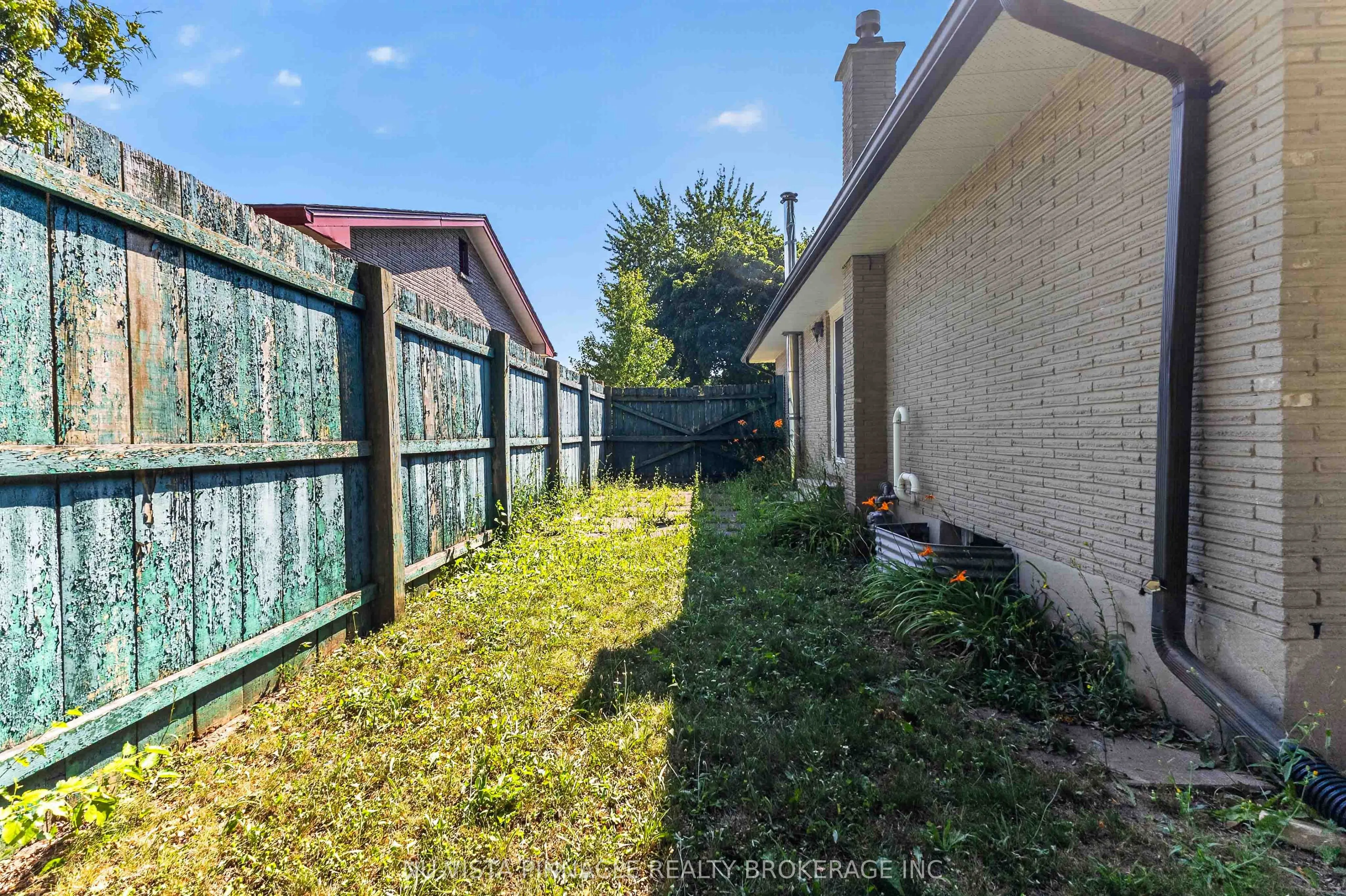 1062 Apache Road