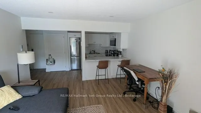 209472 26 Highway #22