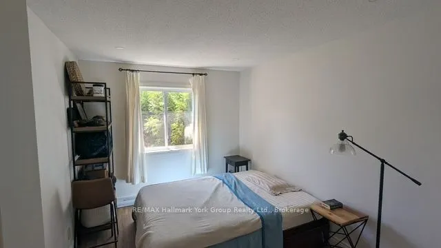 209472 26 Highway #22
