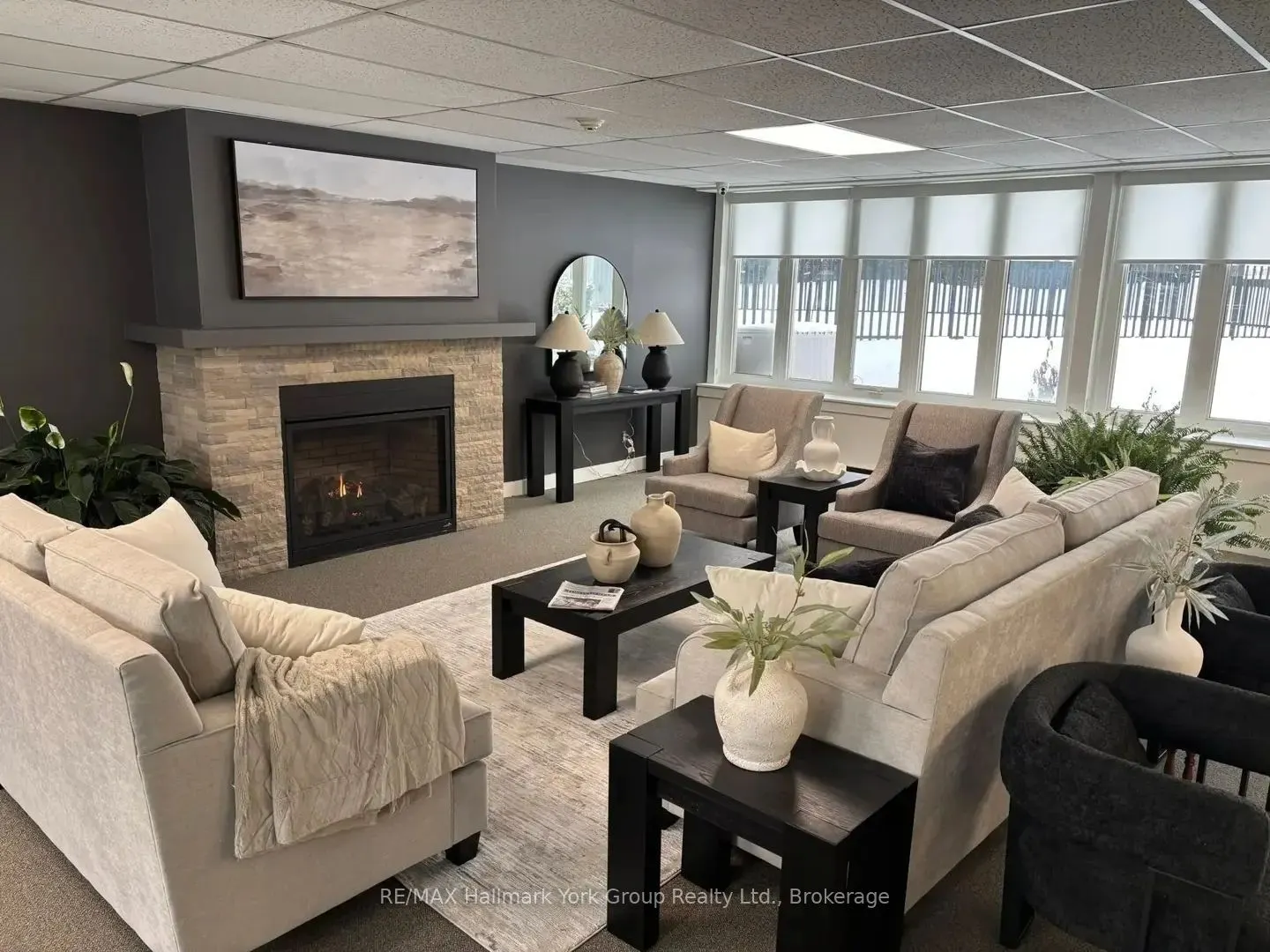209472 26 Highway #22