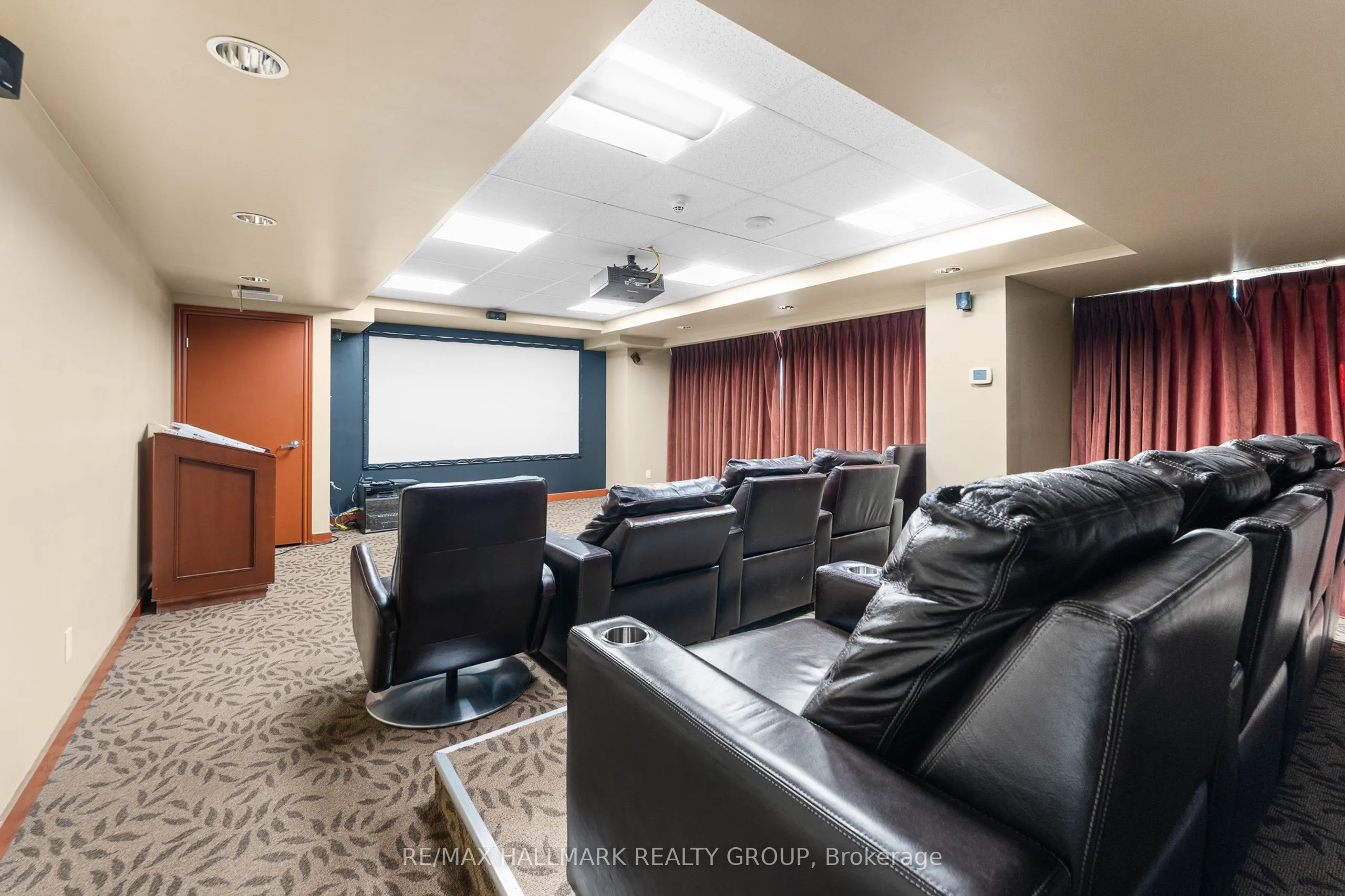 200 Rideau Street #1405