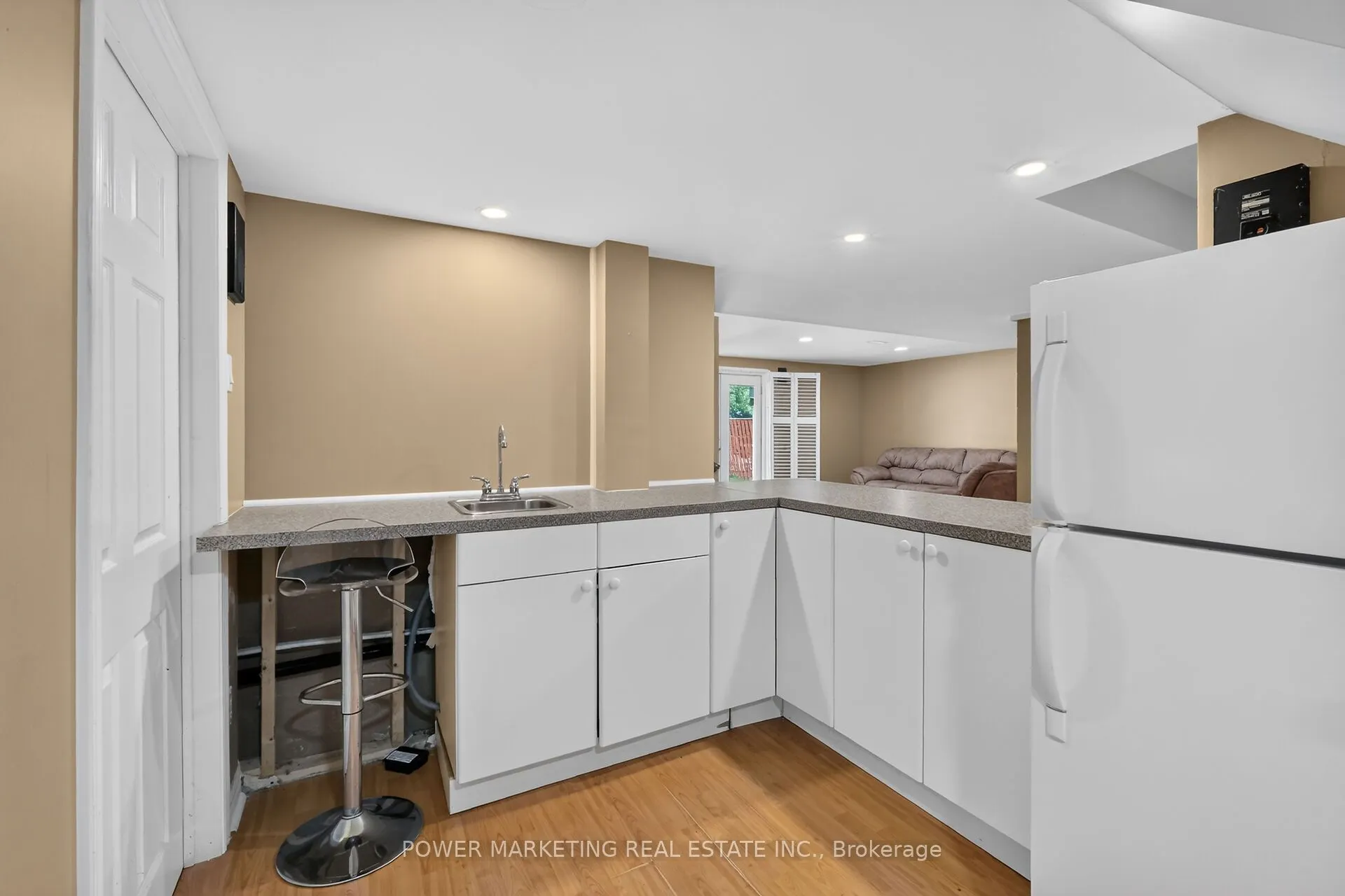 2165 BLUE WILLOW Crescent
