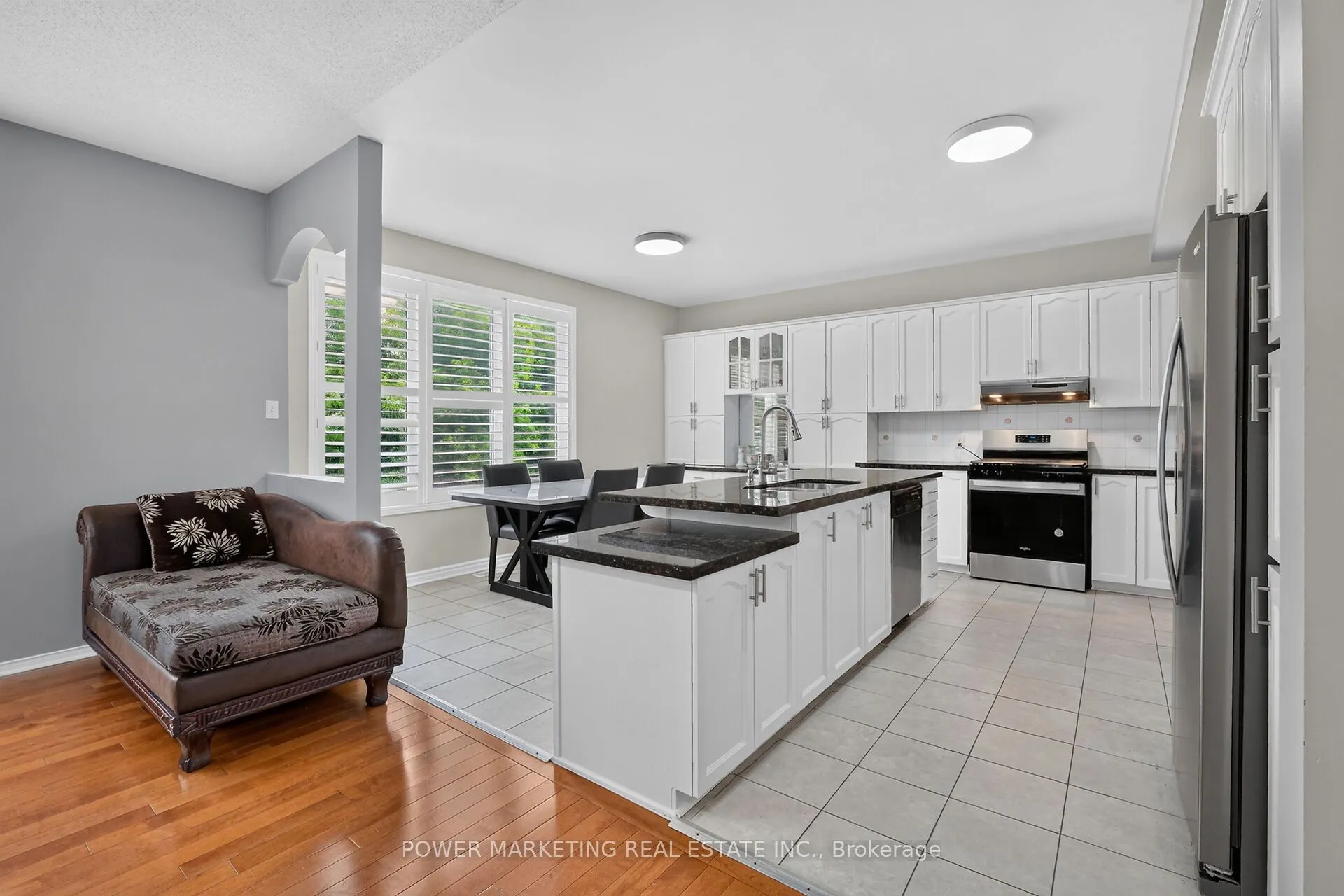 2165 BLUE WILLOW Crescent
