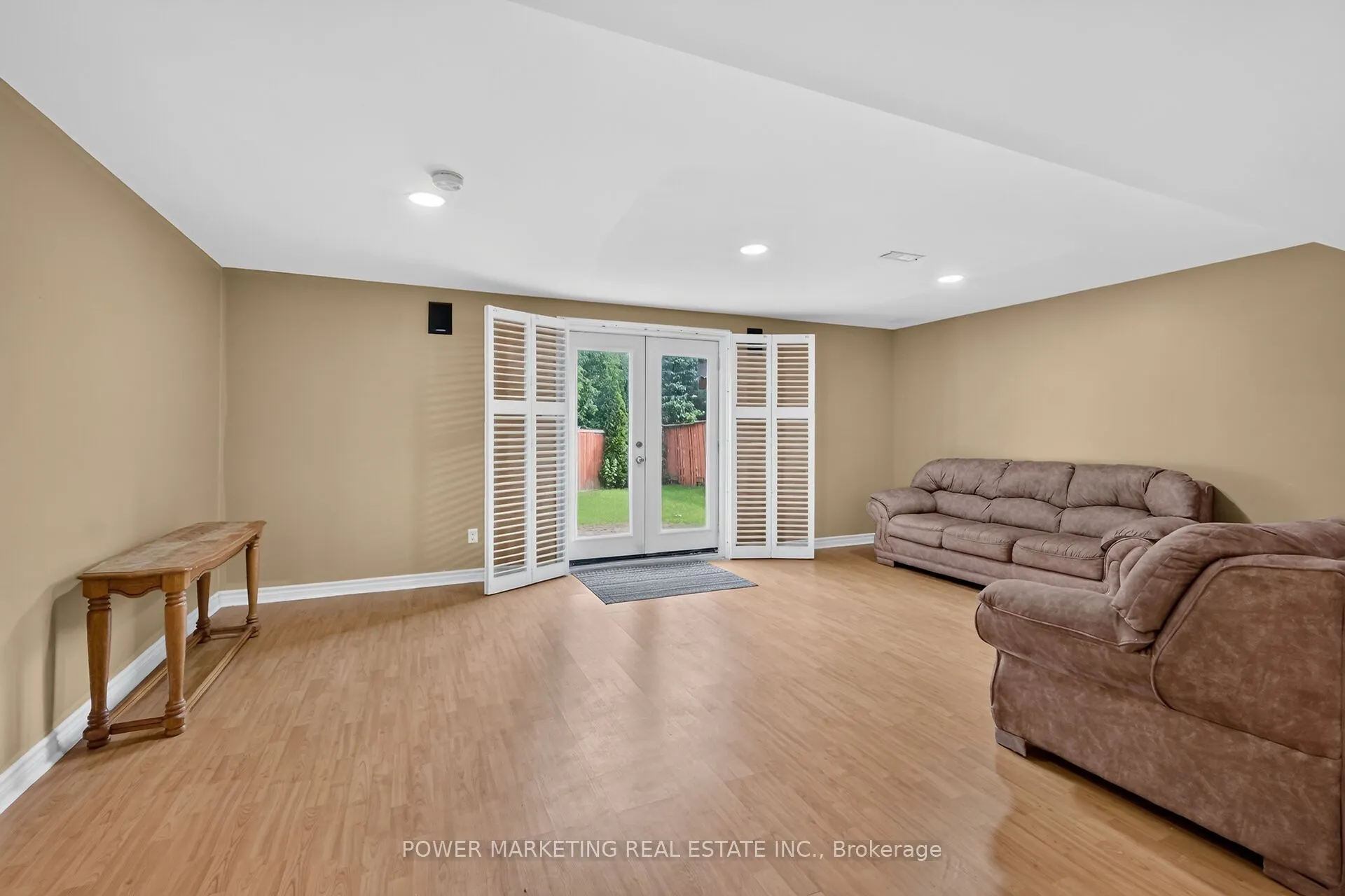 2165 BLUE WILLOW Crescent