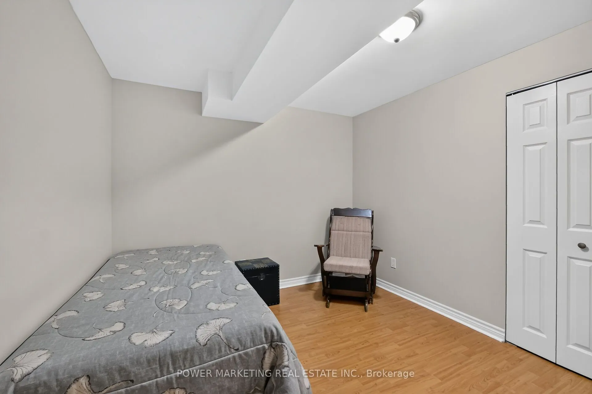 2165 BLUE WILLOW Crescent