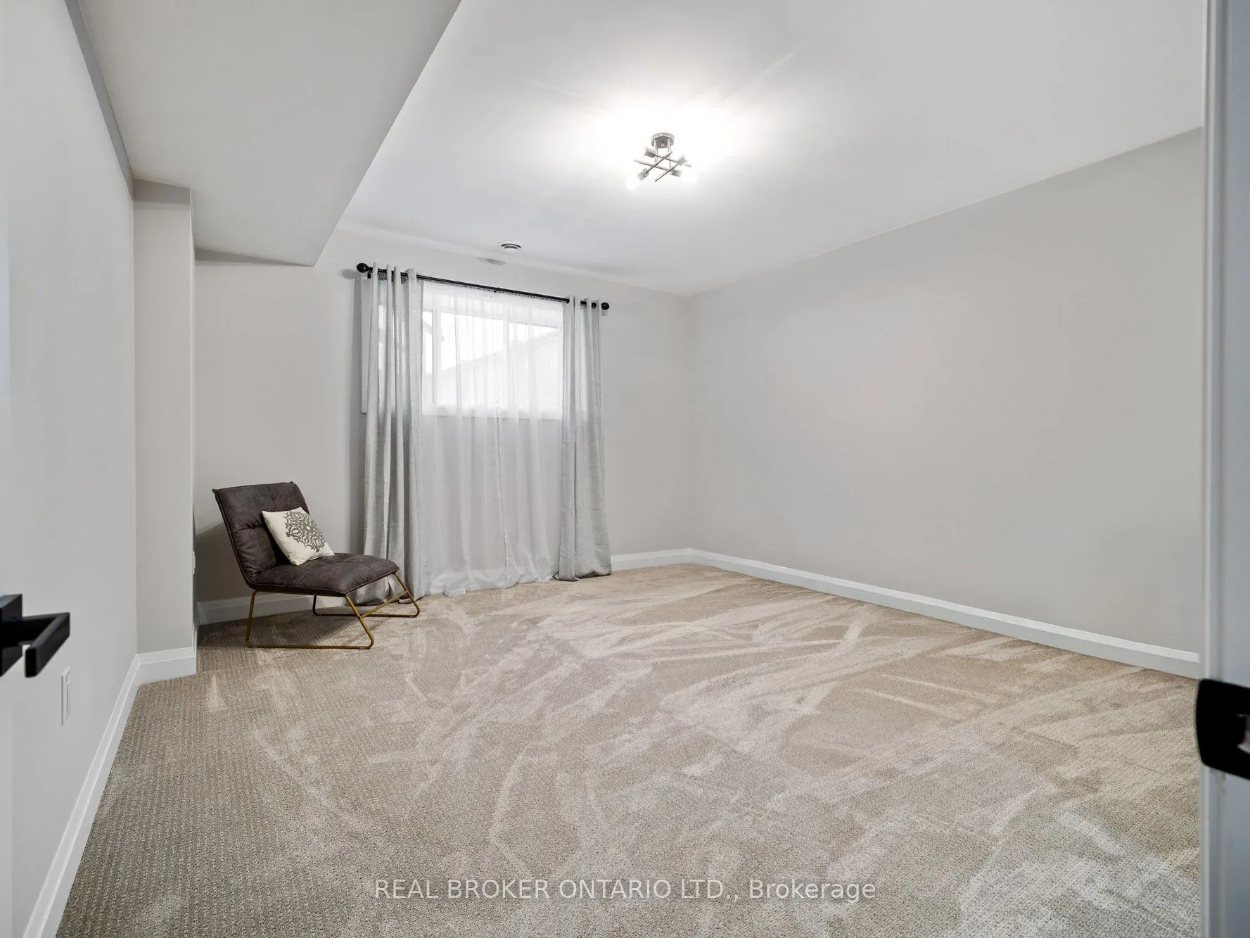 230 KNOLL Street
