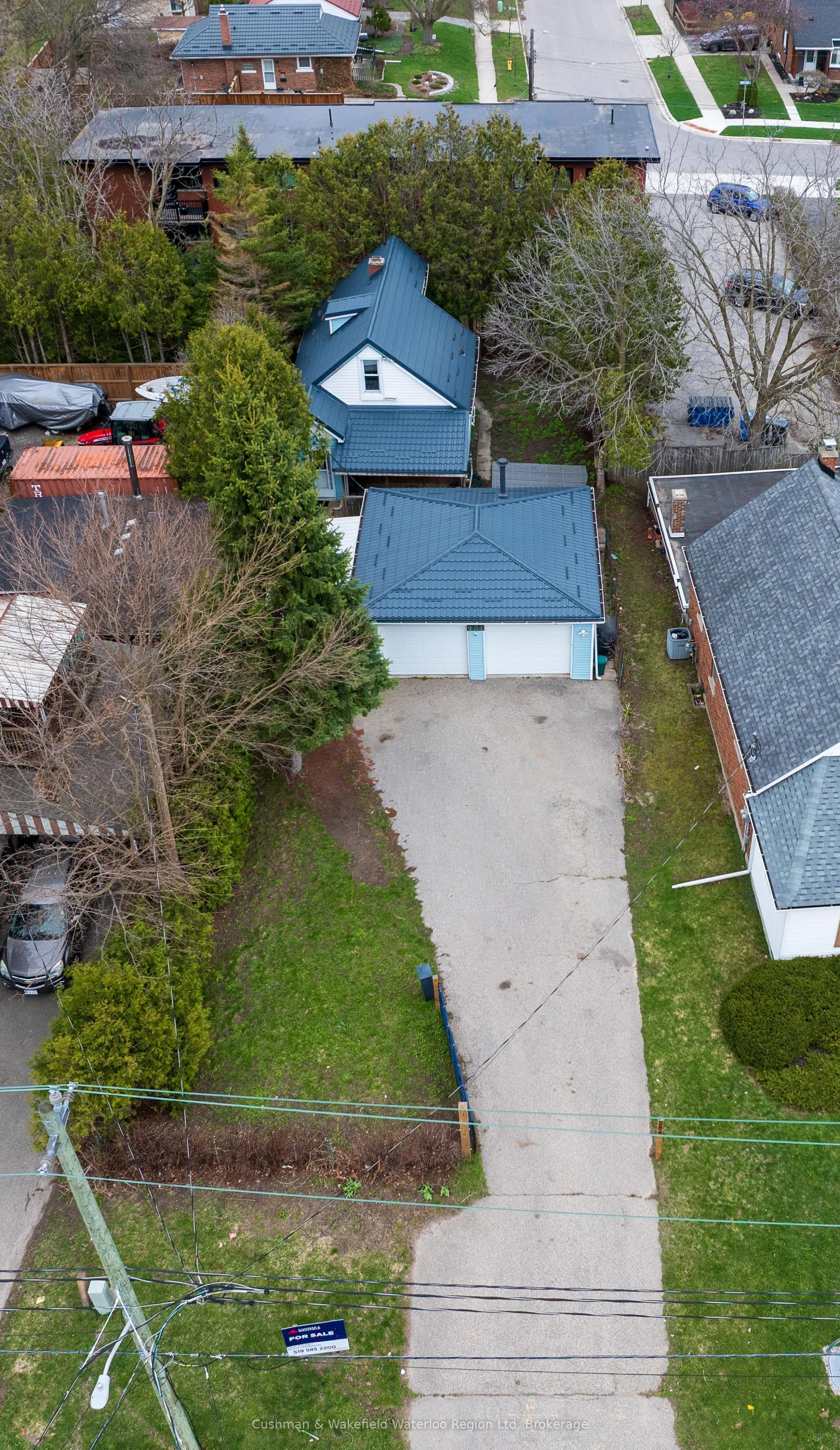284 Lawrence Avenue