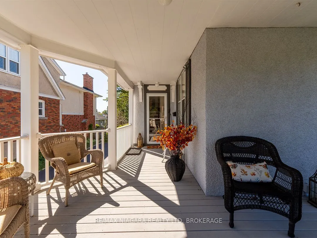 344 CLARENCE Street