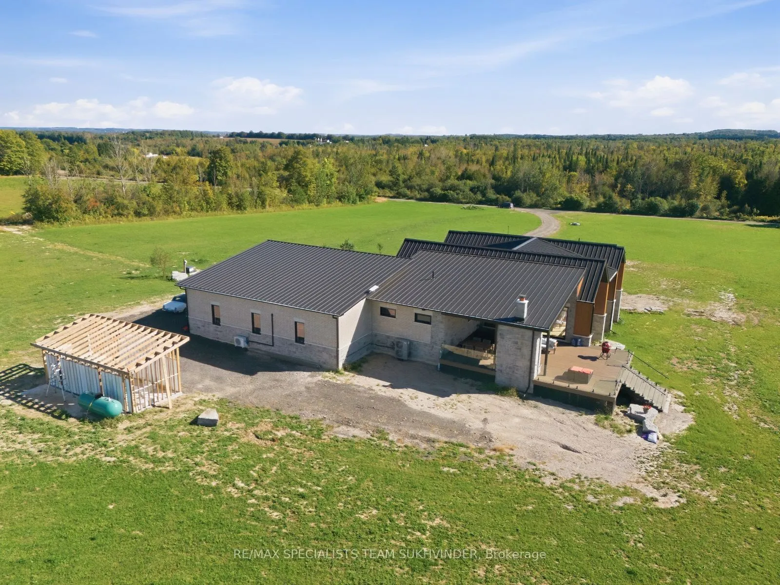 554068 Mono Amaranth Townline