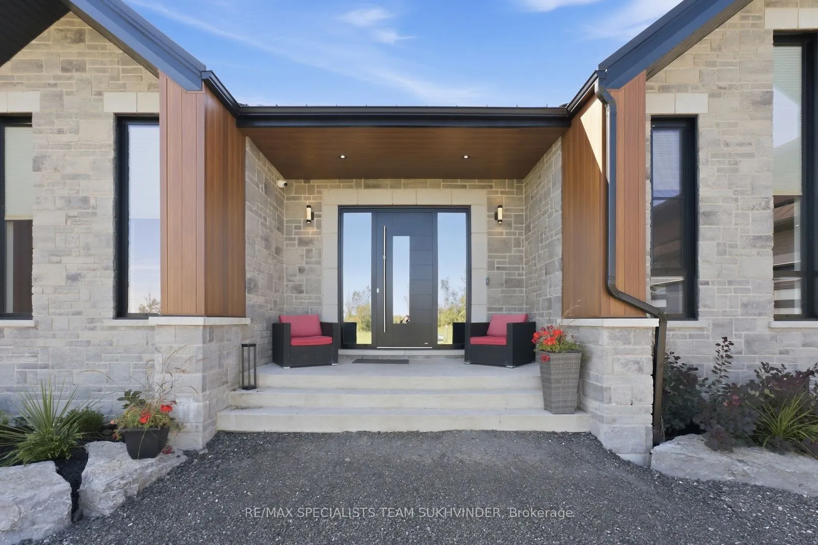 554068 Mono Amaranth Townline
