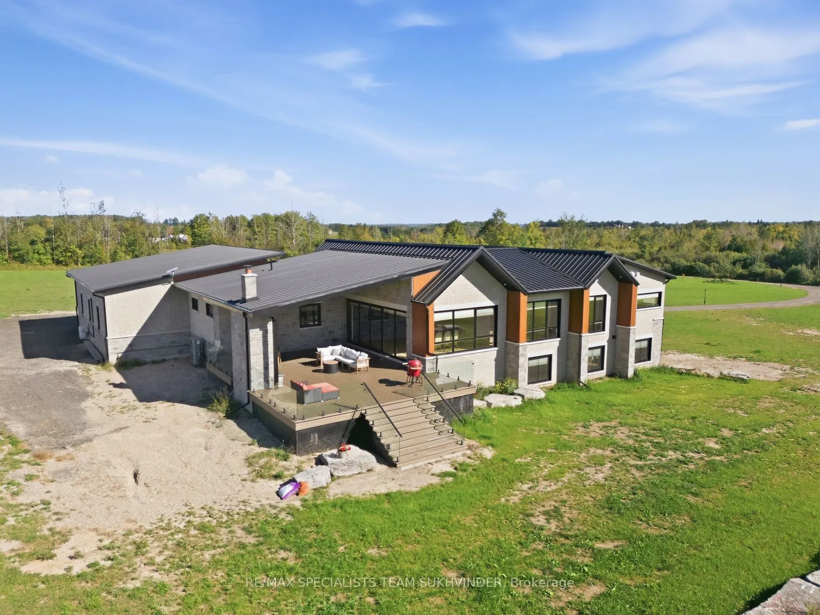 554068 Mono Amaranth Townline