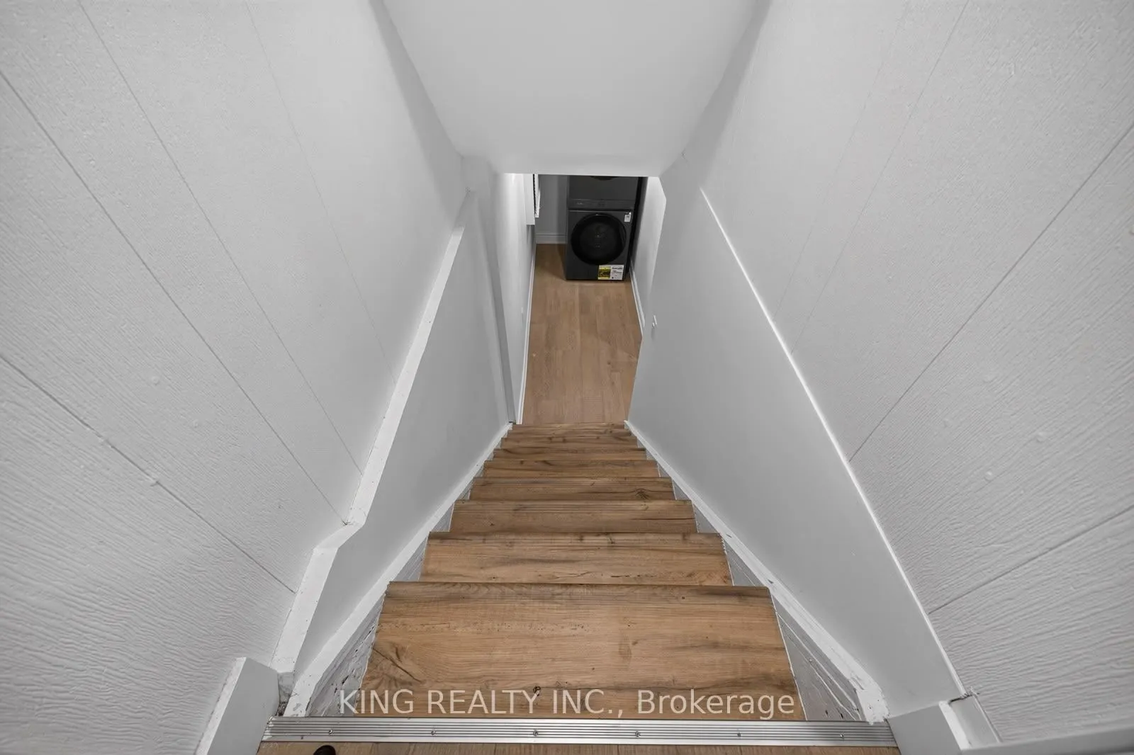 35 HEWKO Street