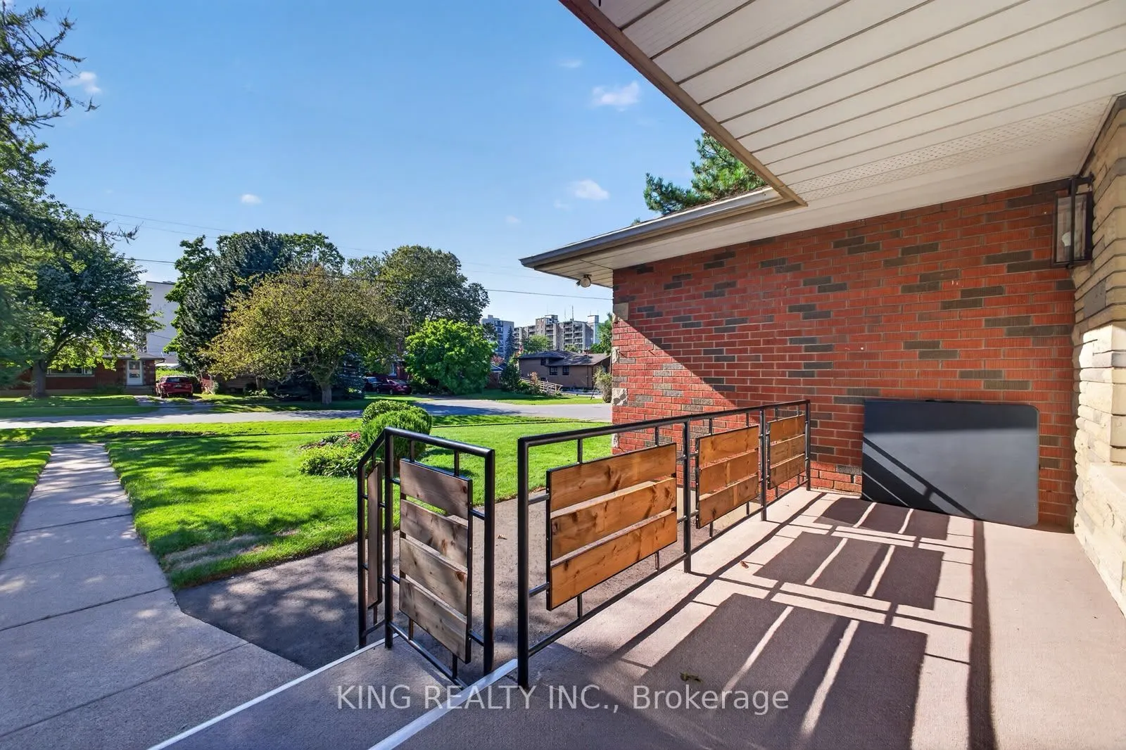 35 HEWKO Street