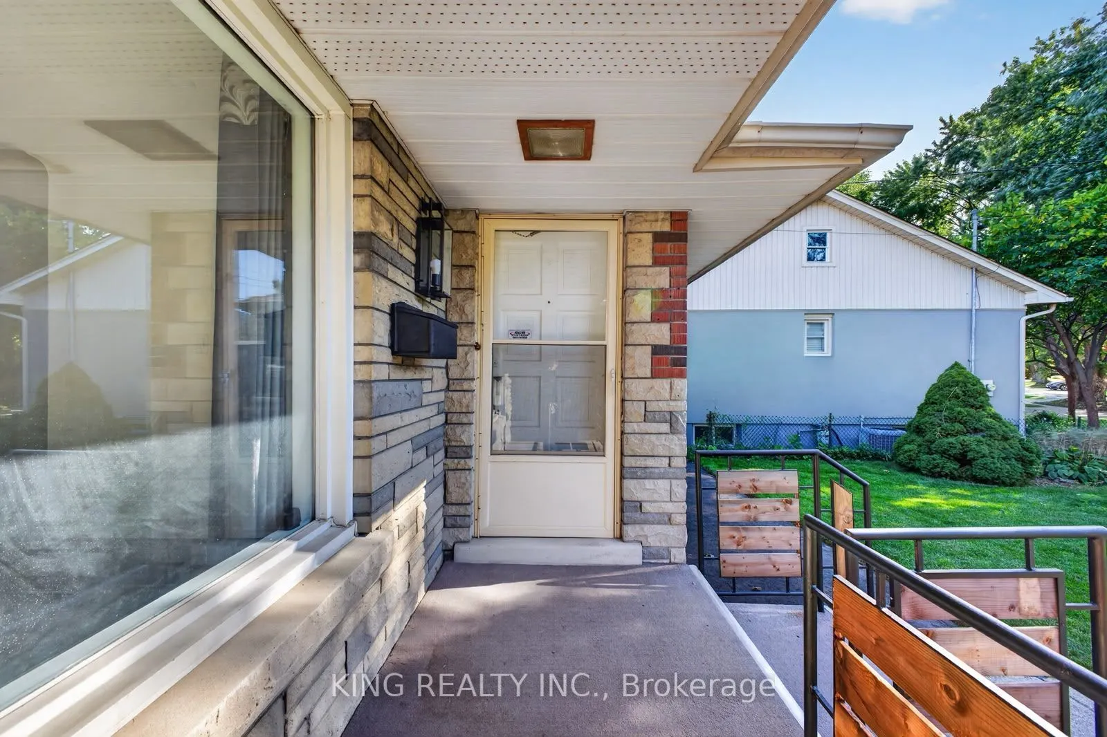 35 HEWKO Street