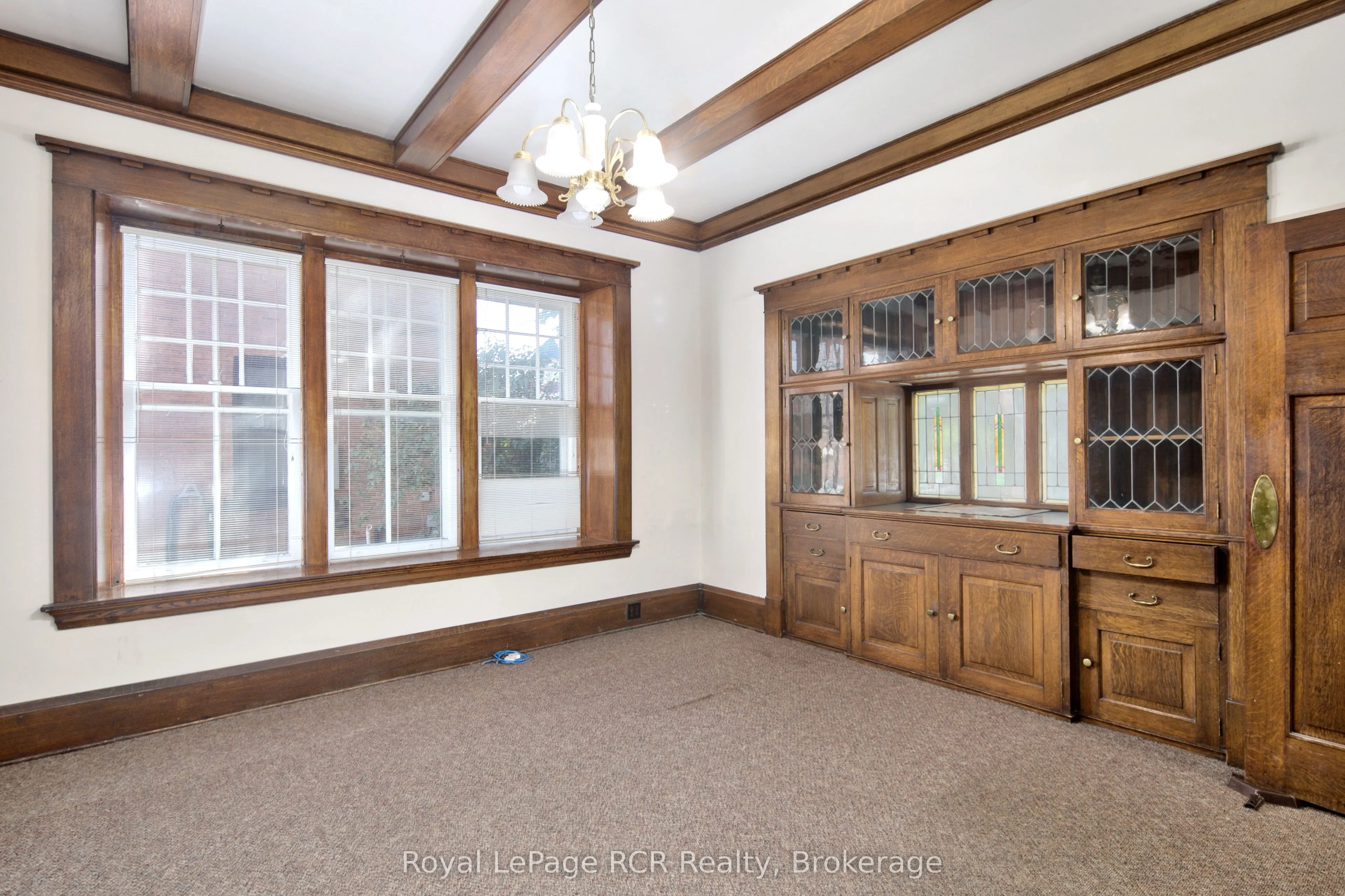912 2nd Avenue W #Main Floor