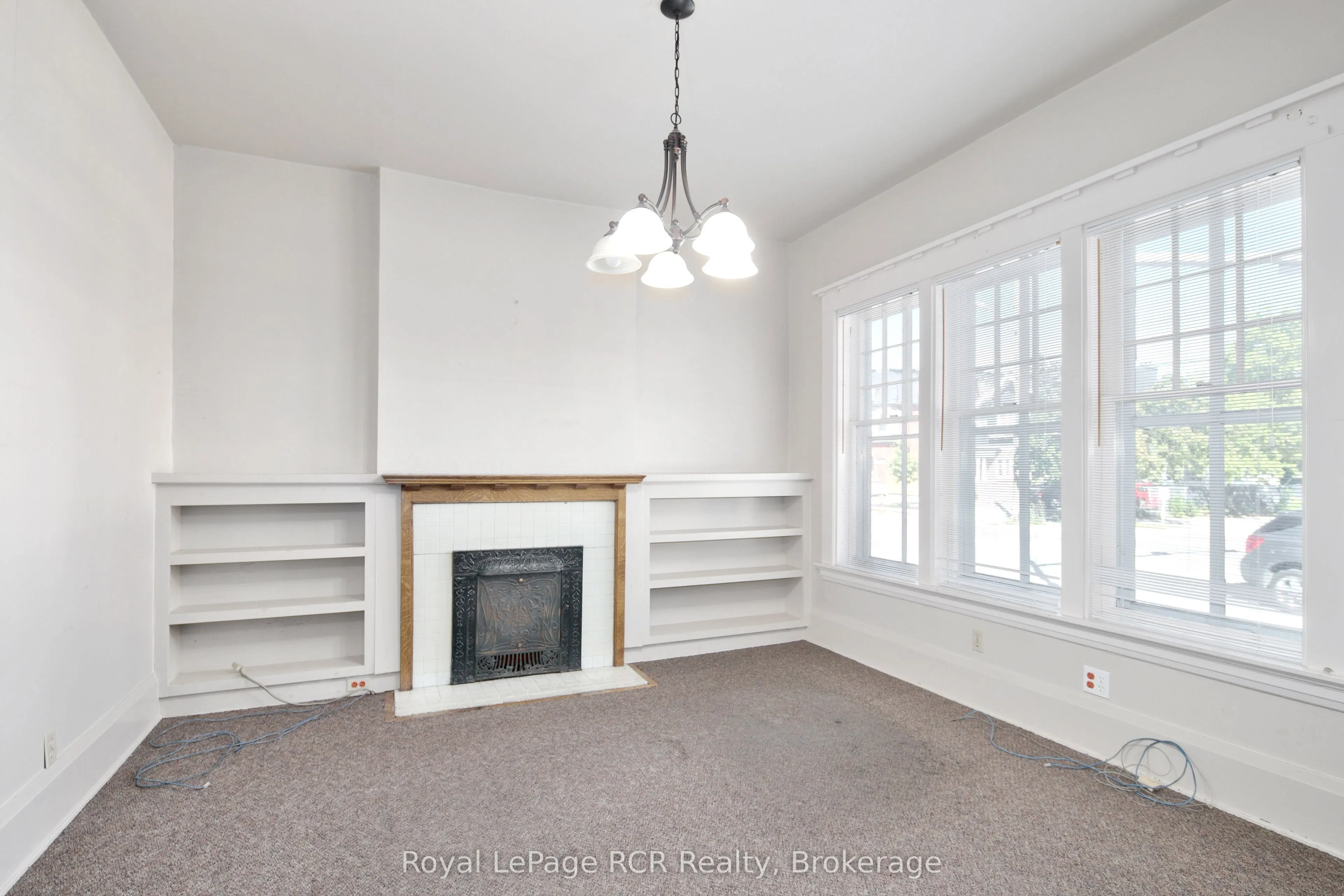 912 2nd Avenue W #Main Floor
