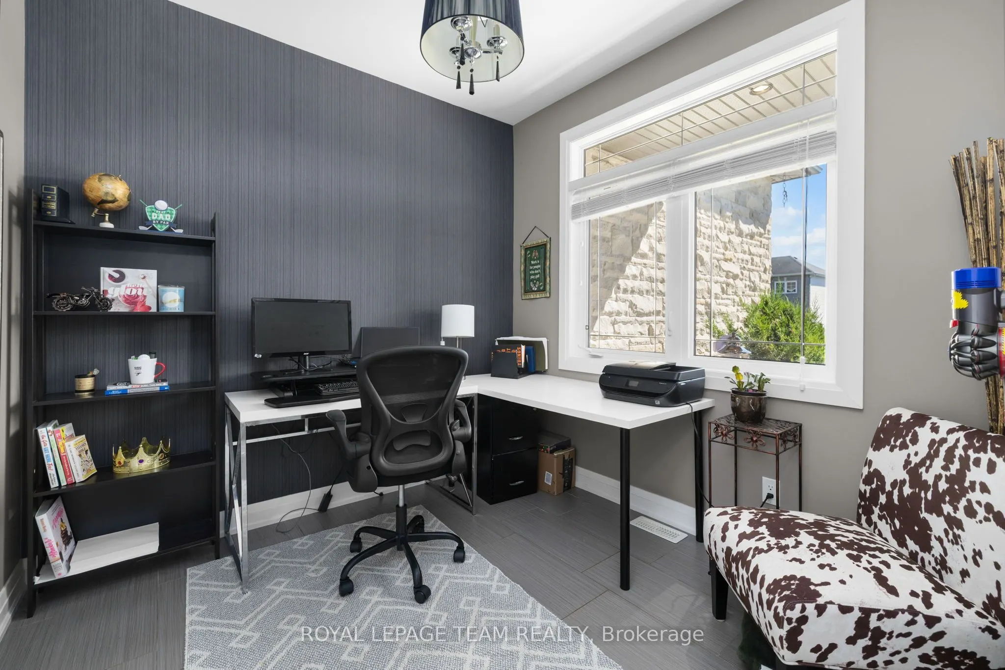 60 De La Rive Drive