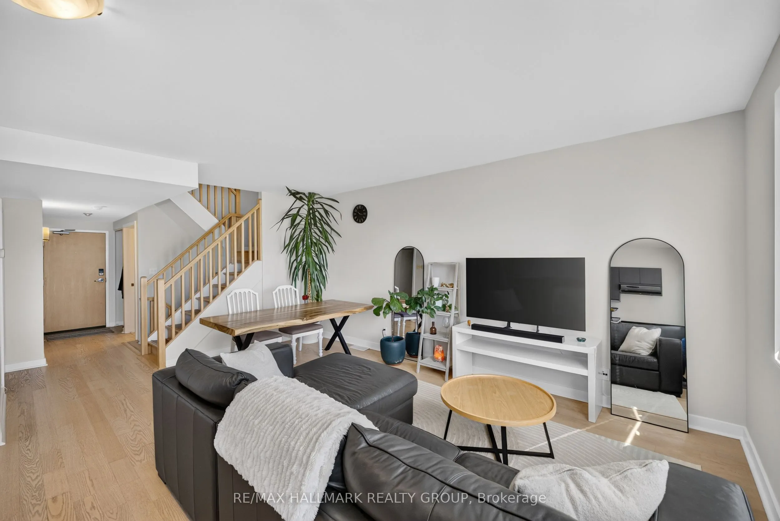 1014 BANK Street #506