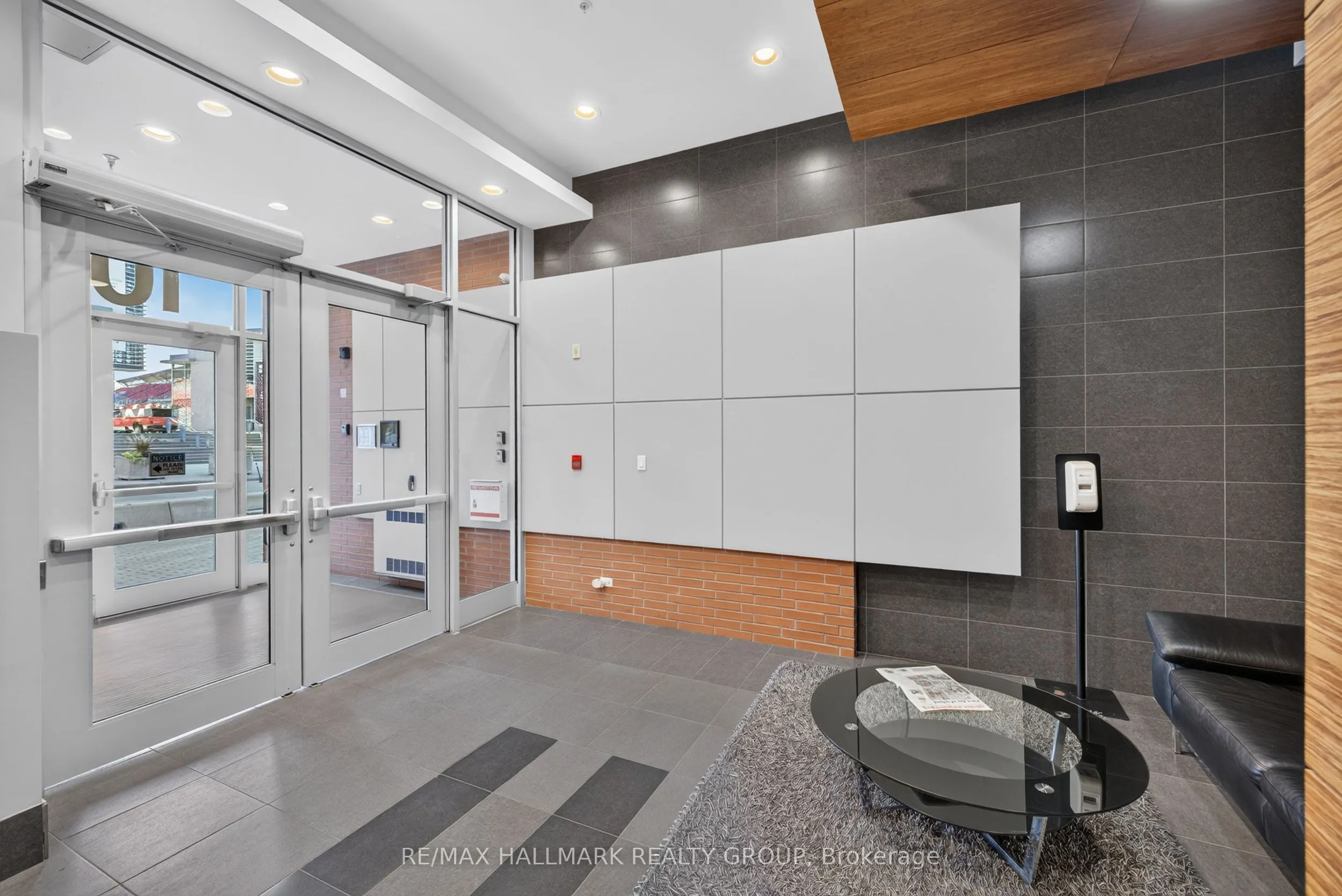 1014 BANK Street #506