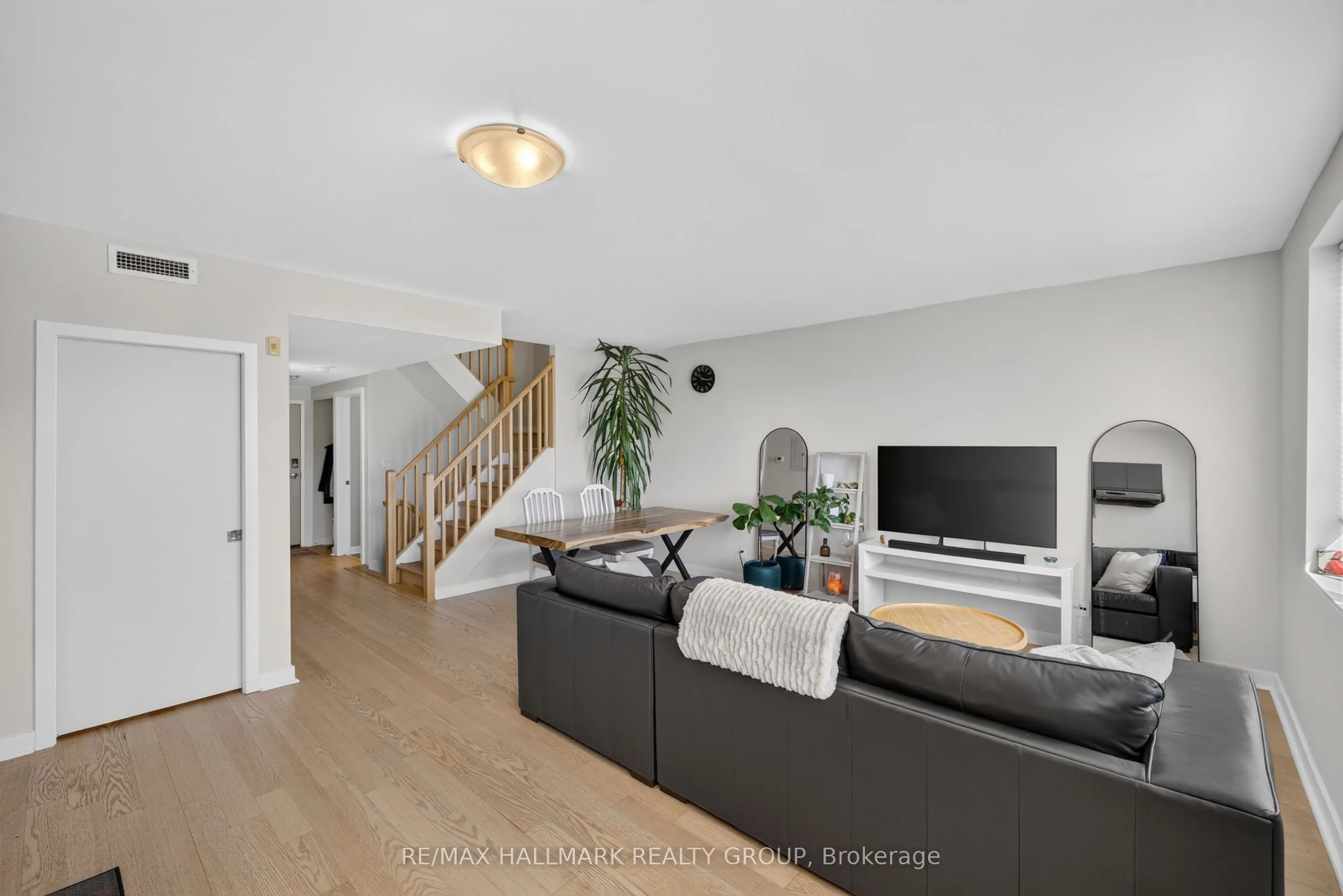 1014 BANK Street #506