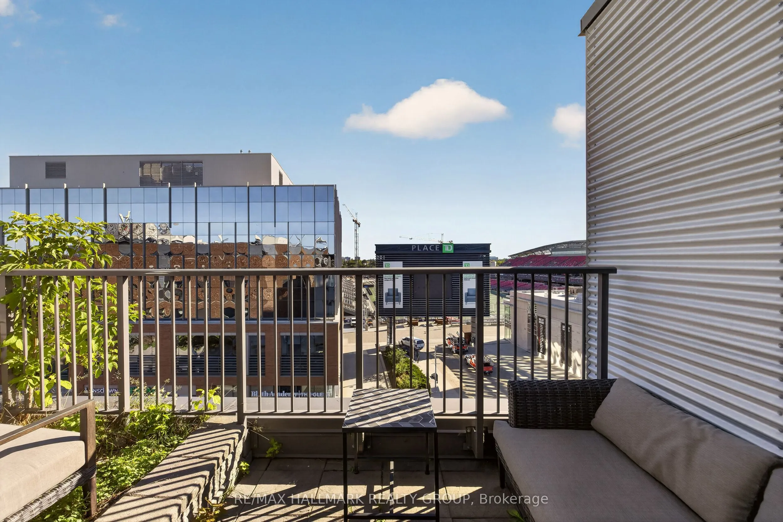 1014 BANK Street #506