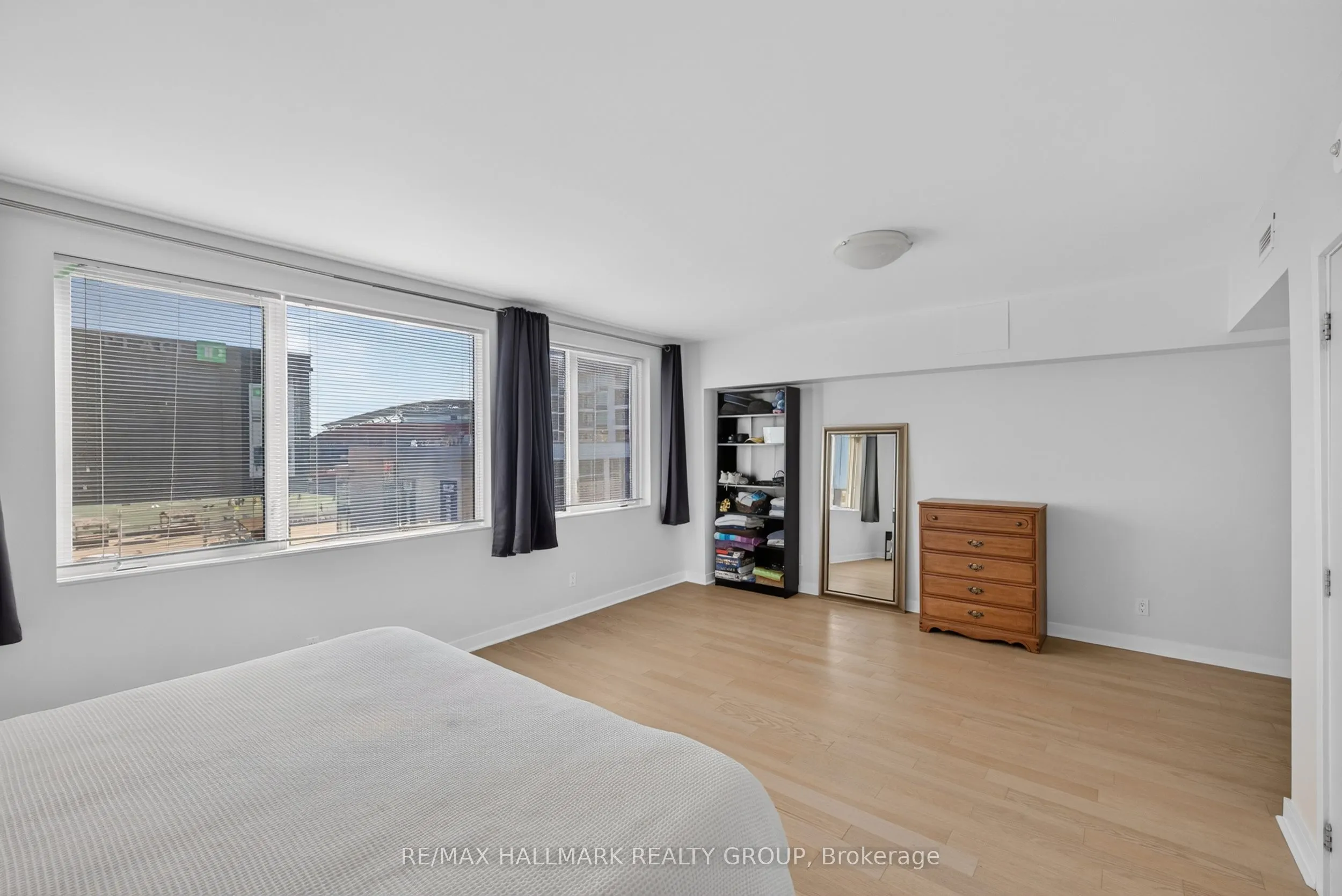 1014 BANK Street #506