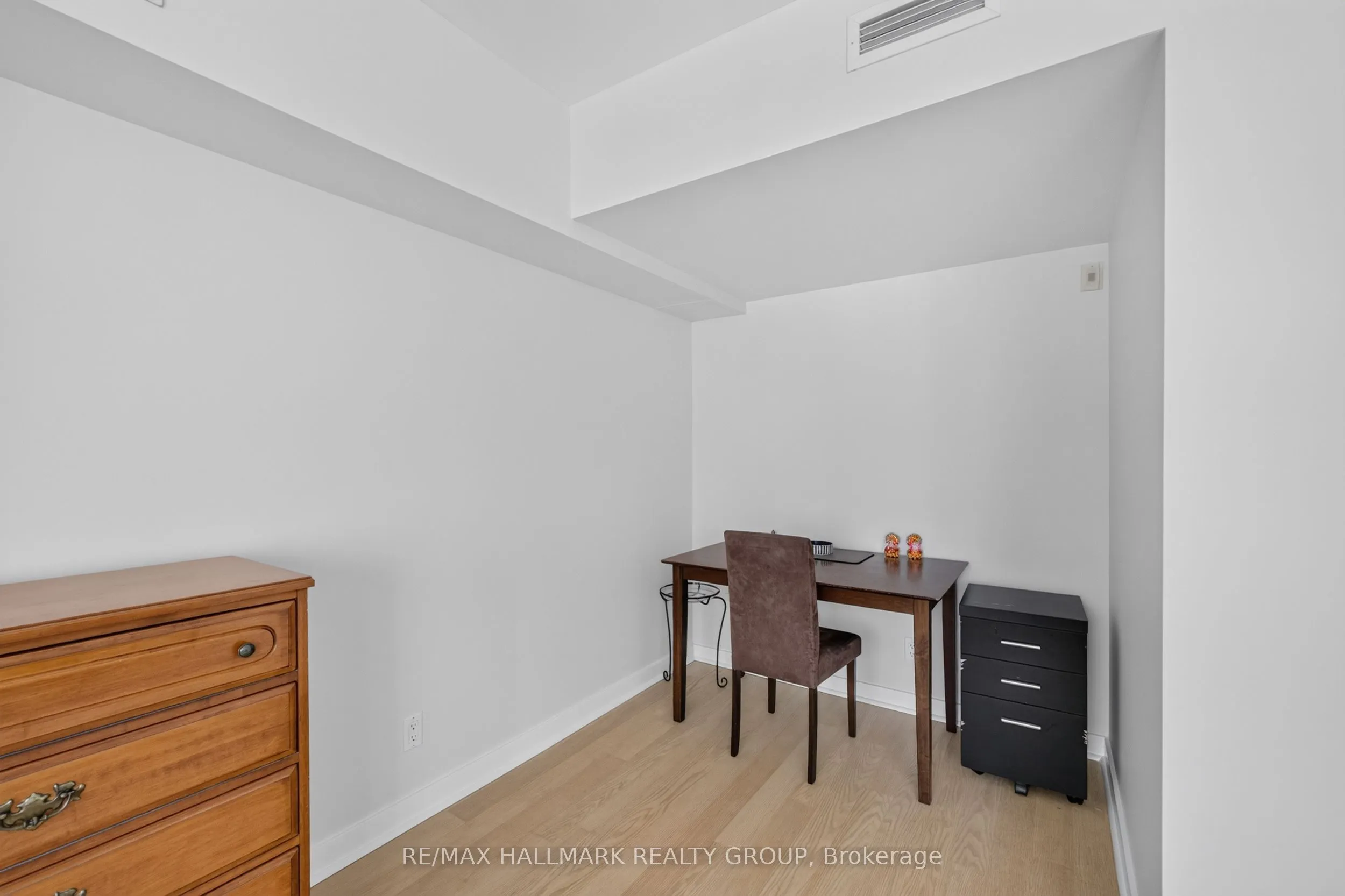 1014 BANK Street #506