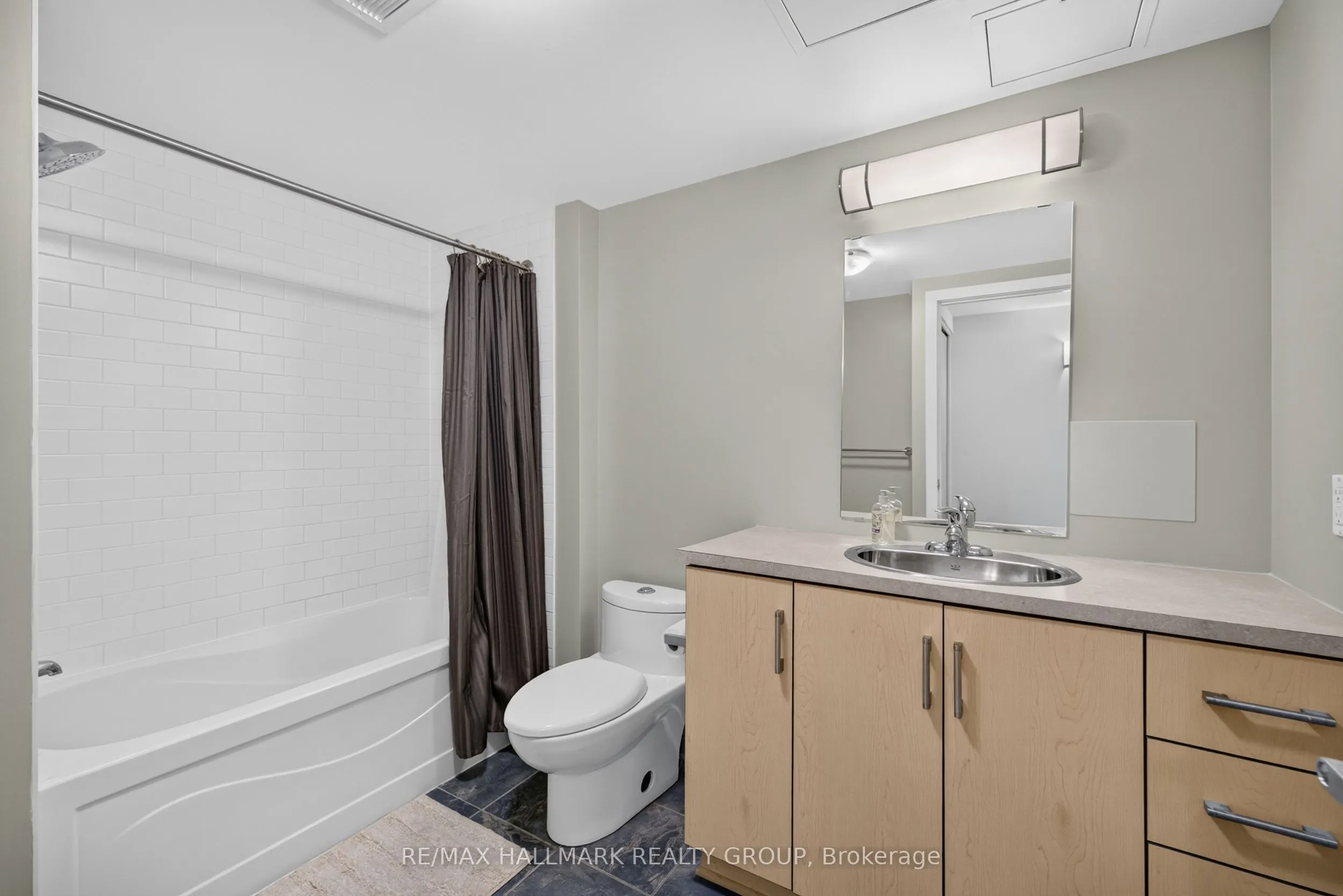 1014 BANK Street #506
