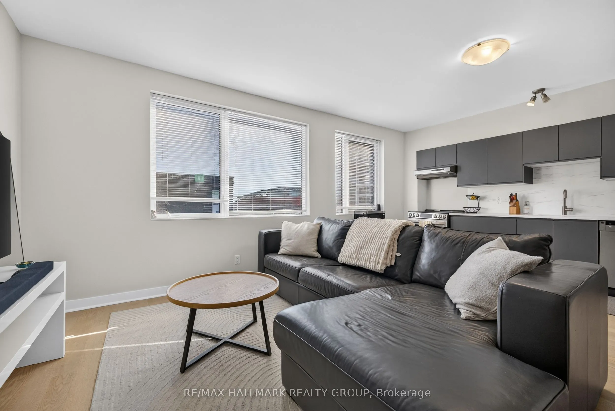 1014 BANK Street #506