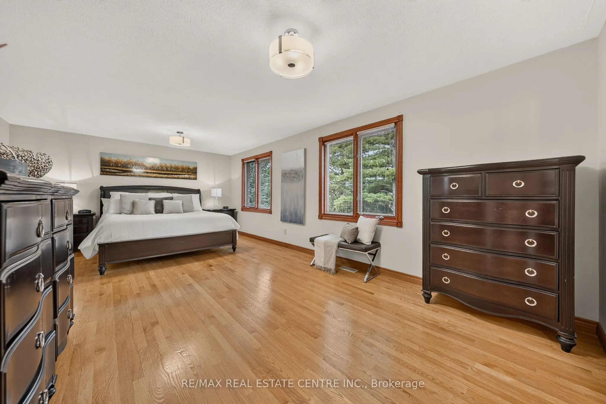 52 Archwood Crescent