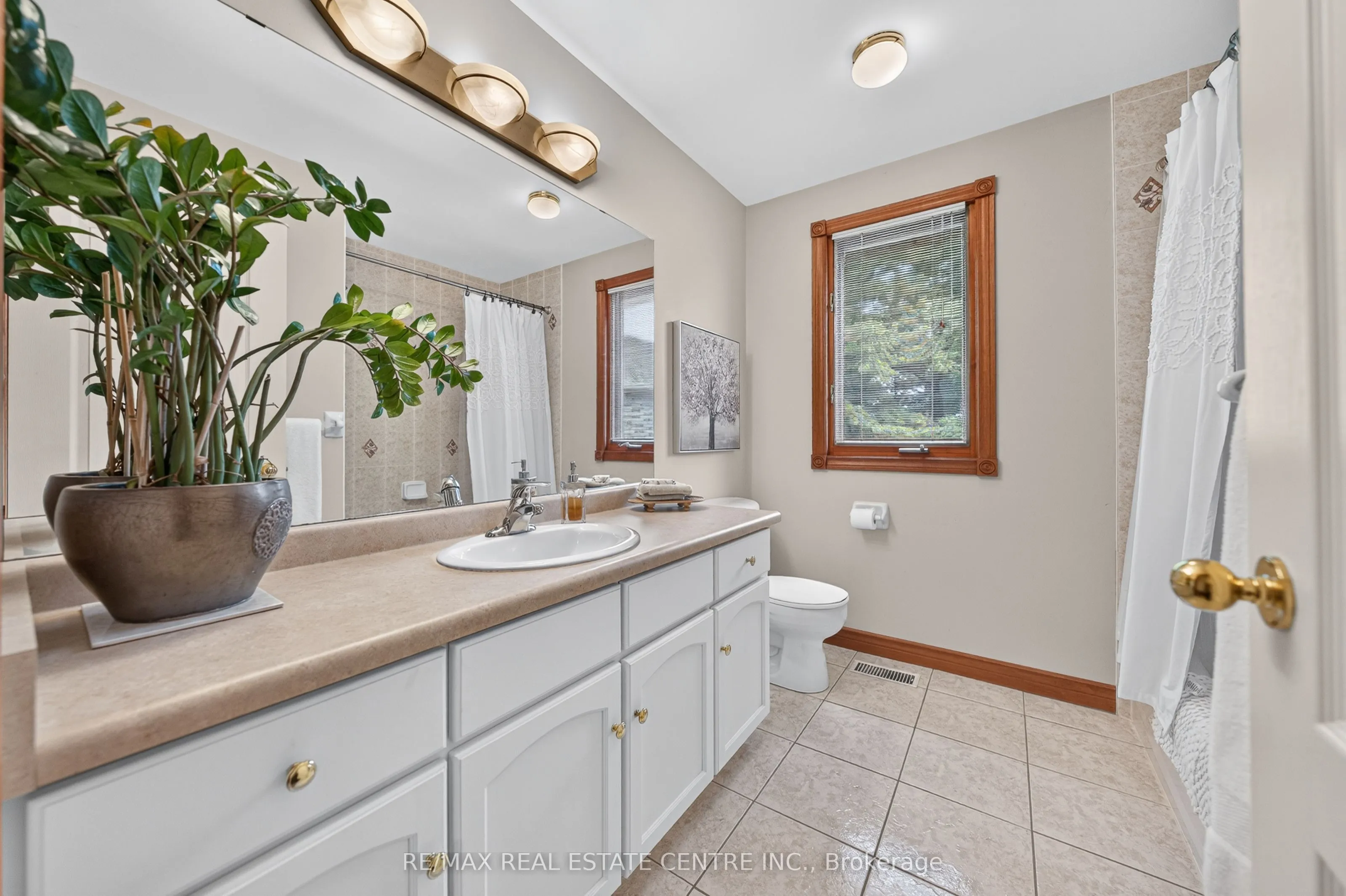 52 Archwood Crescent