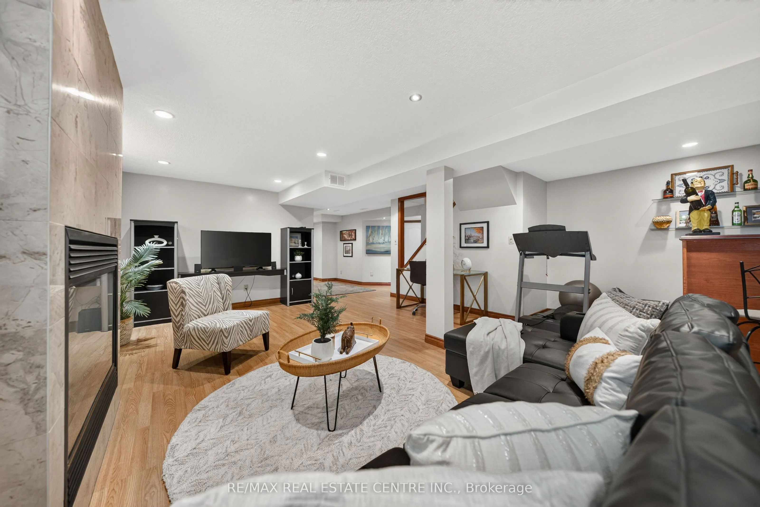 52 Archwood Crescent