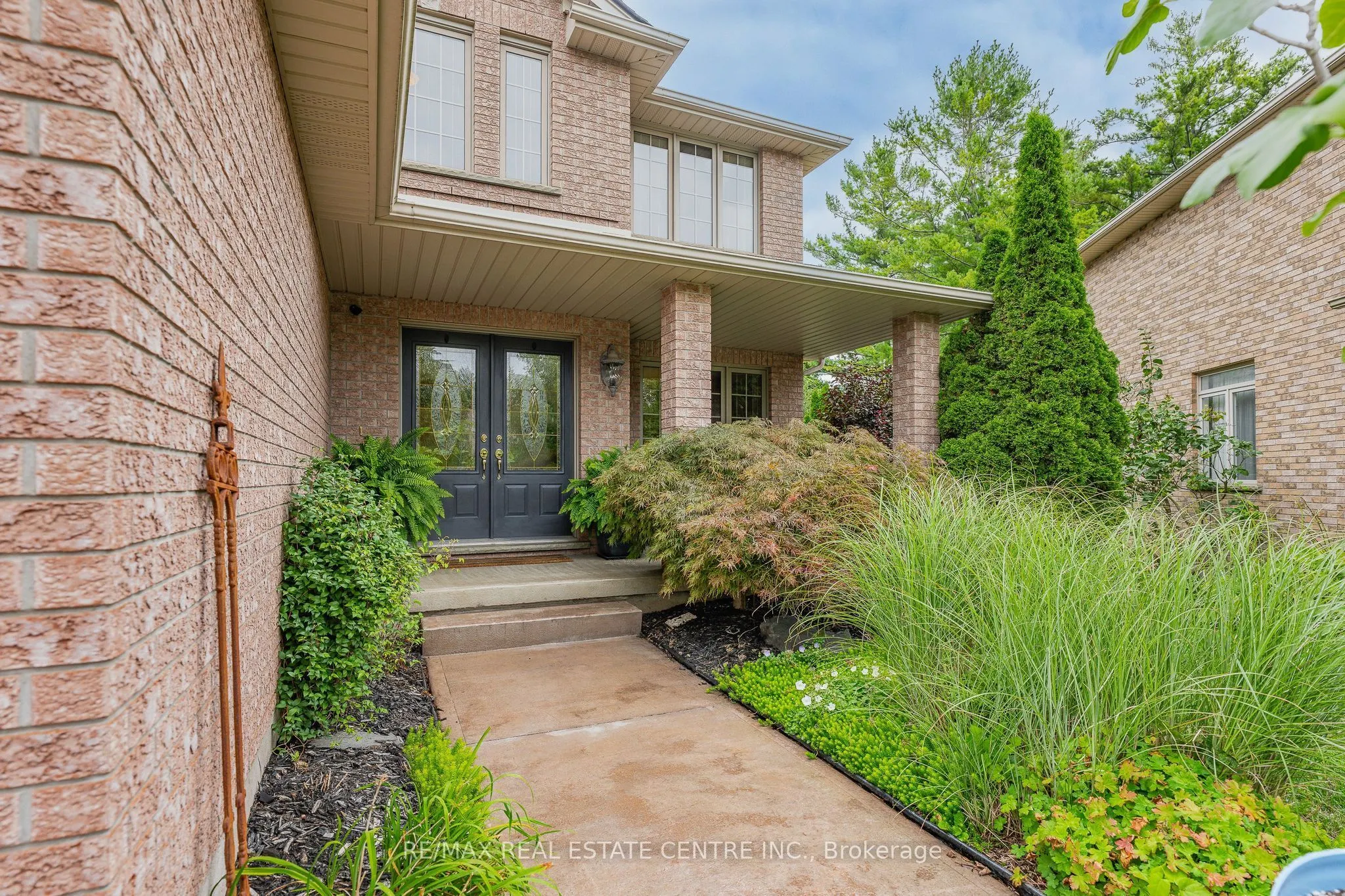52 Archwood Crescent