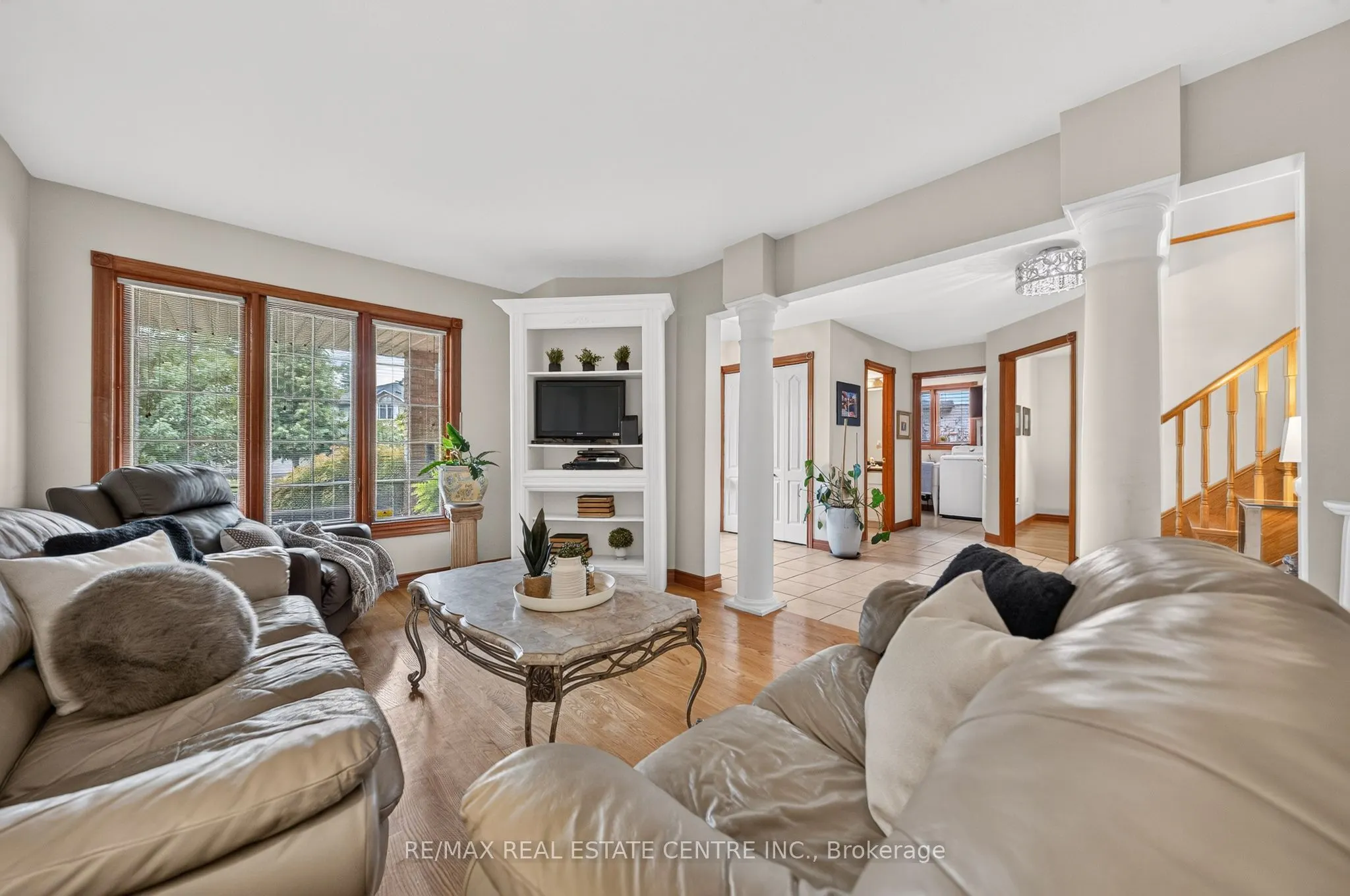52 Archwood Crescent