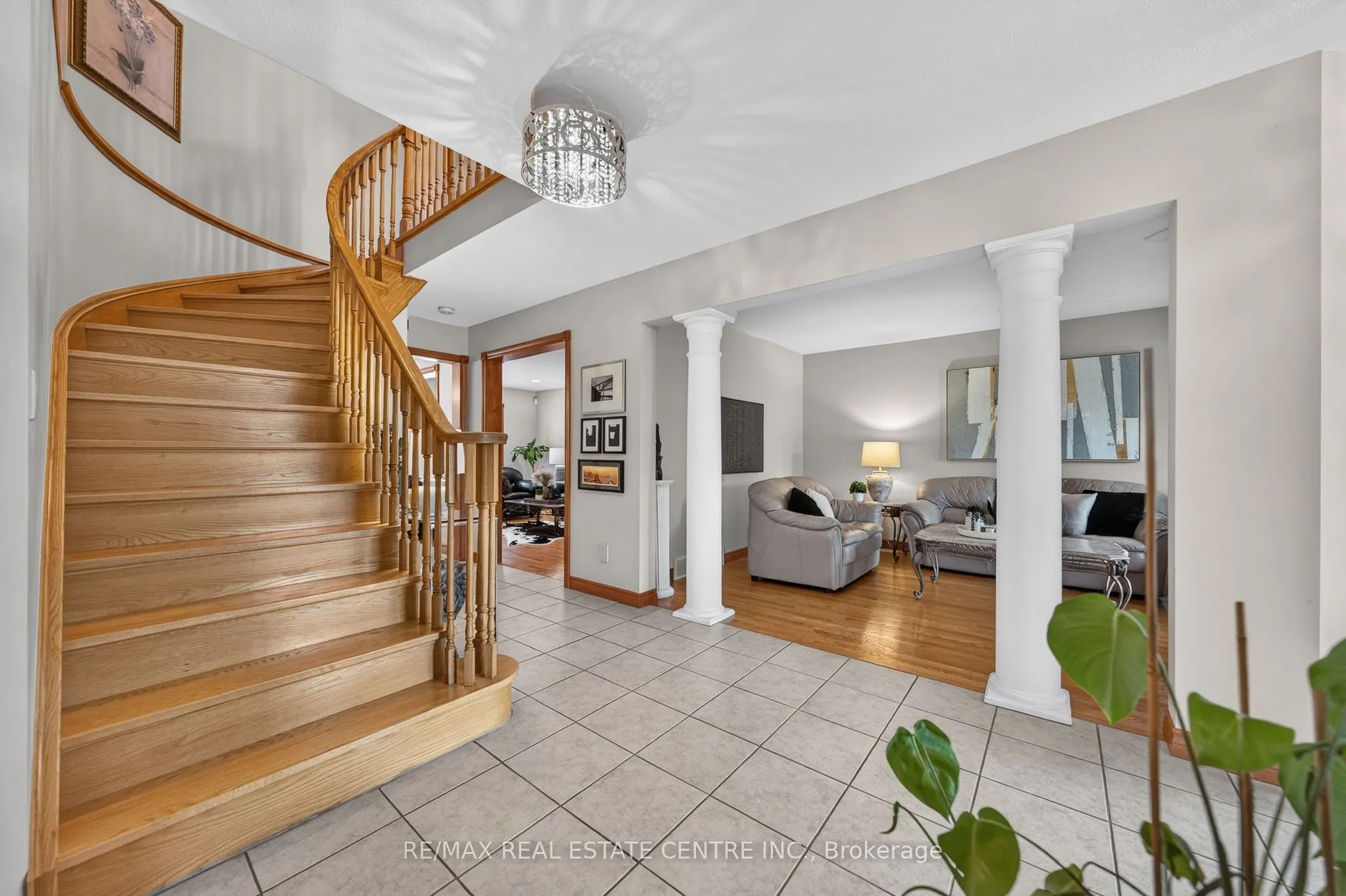 52 Archwood Crescent