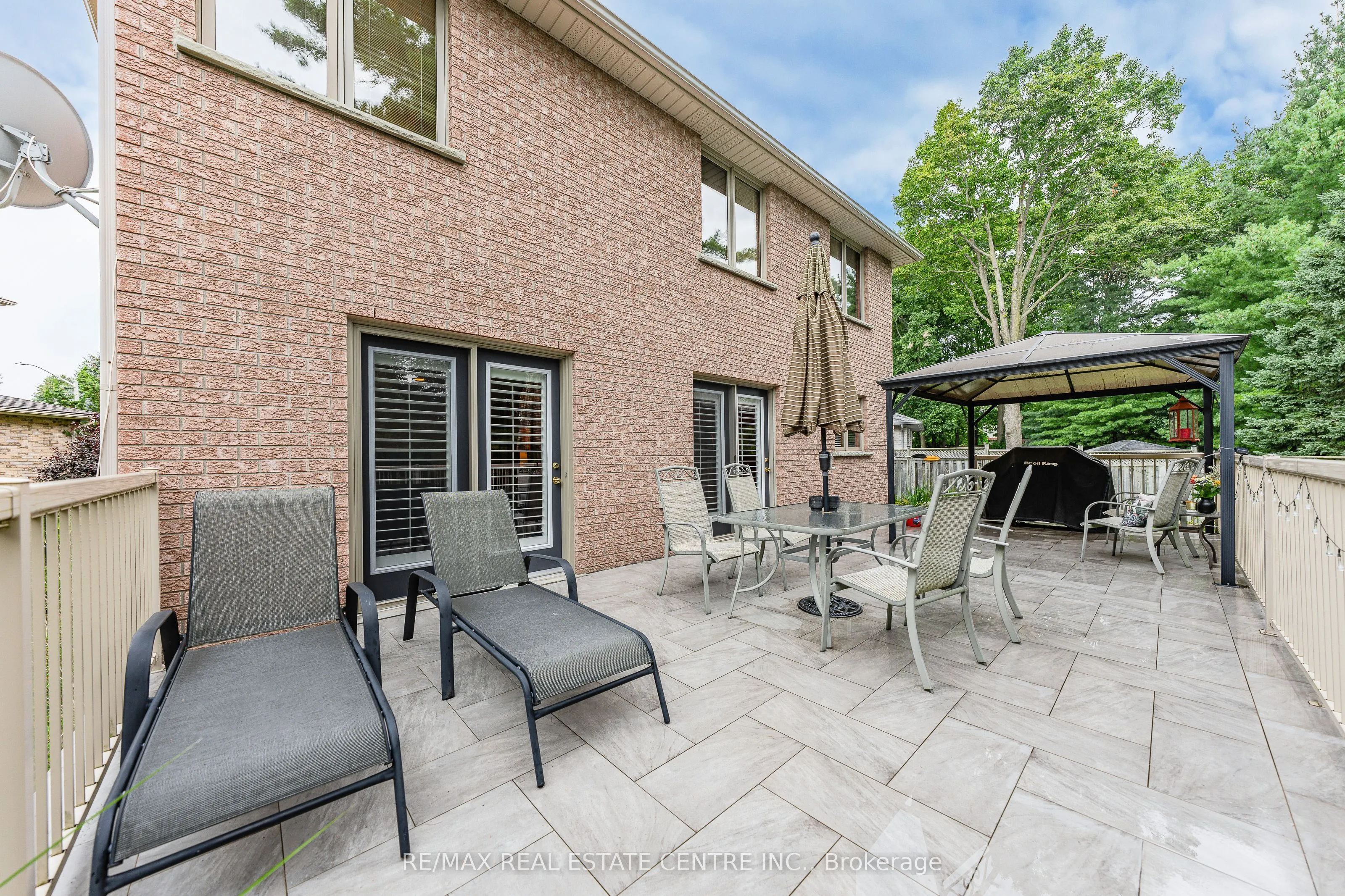 52 Archwood Crescent