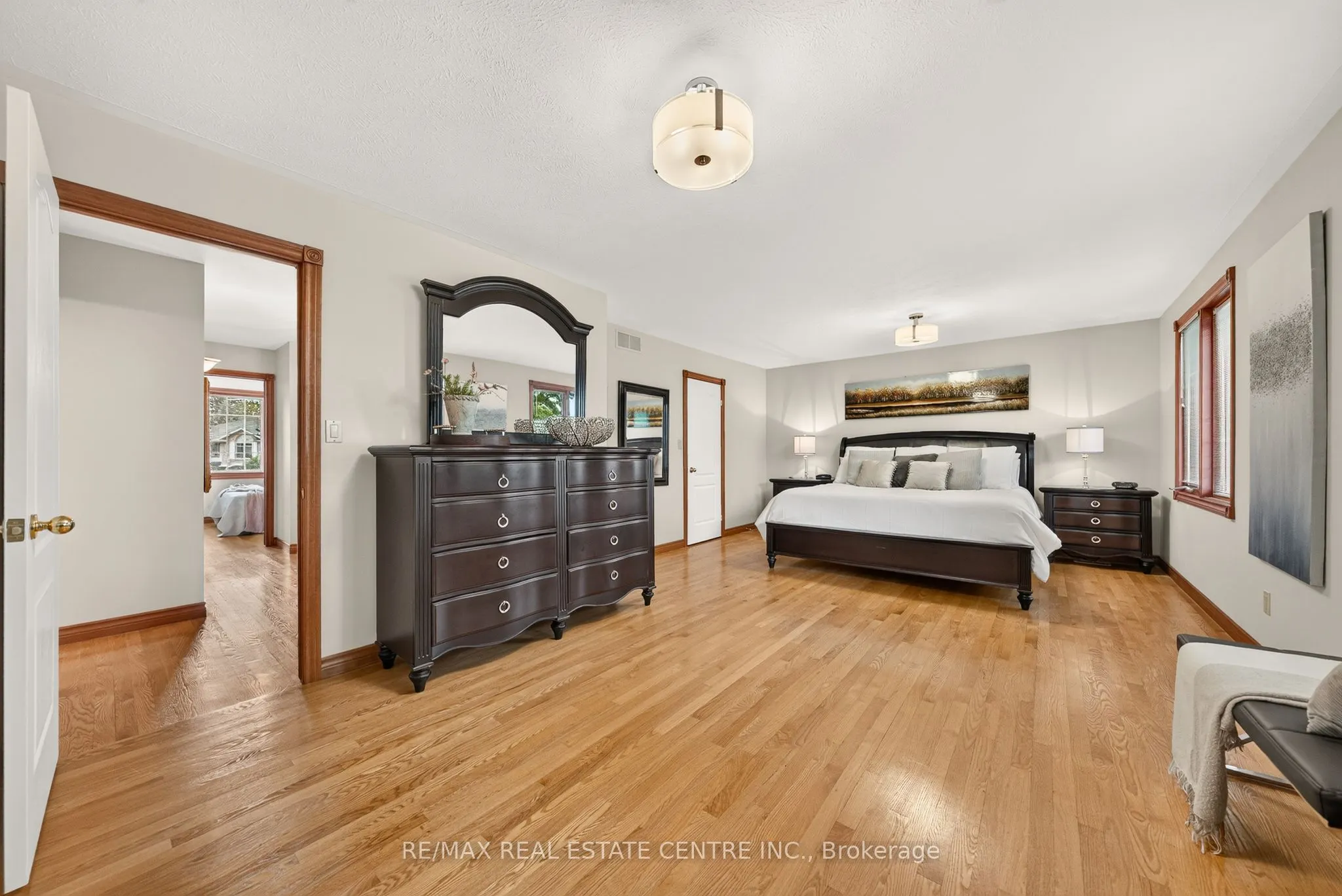52 Archwood Crescent