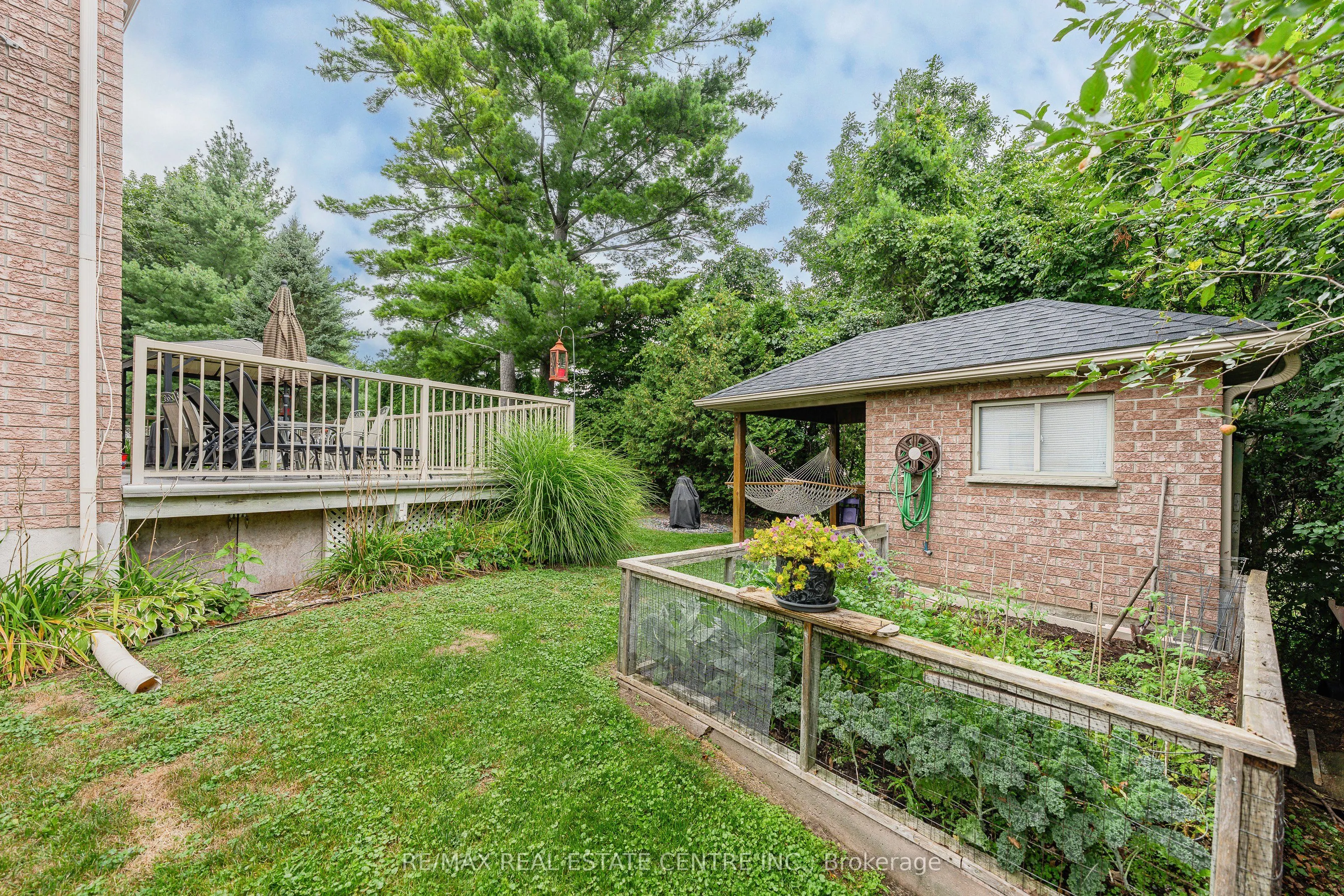 52 Archwood Crescent