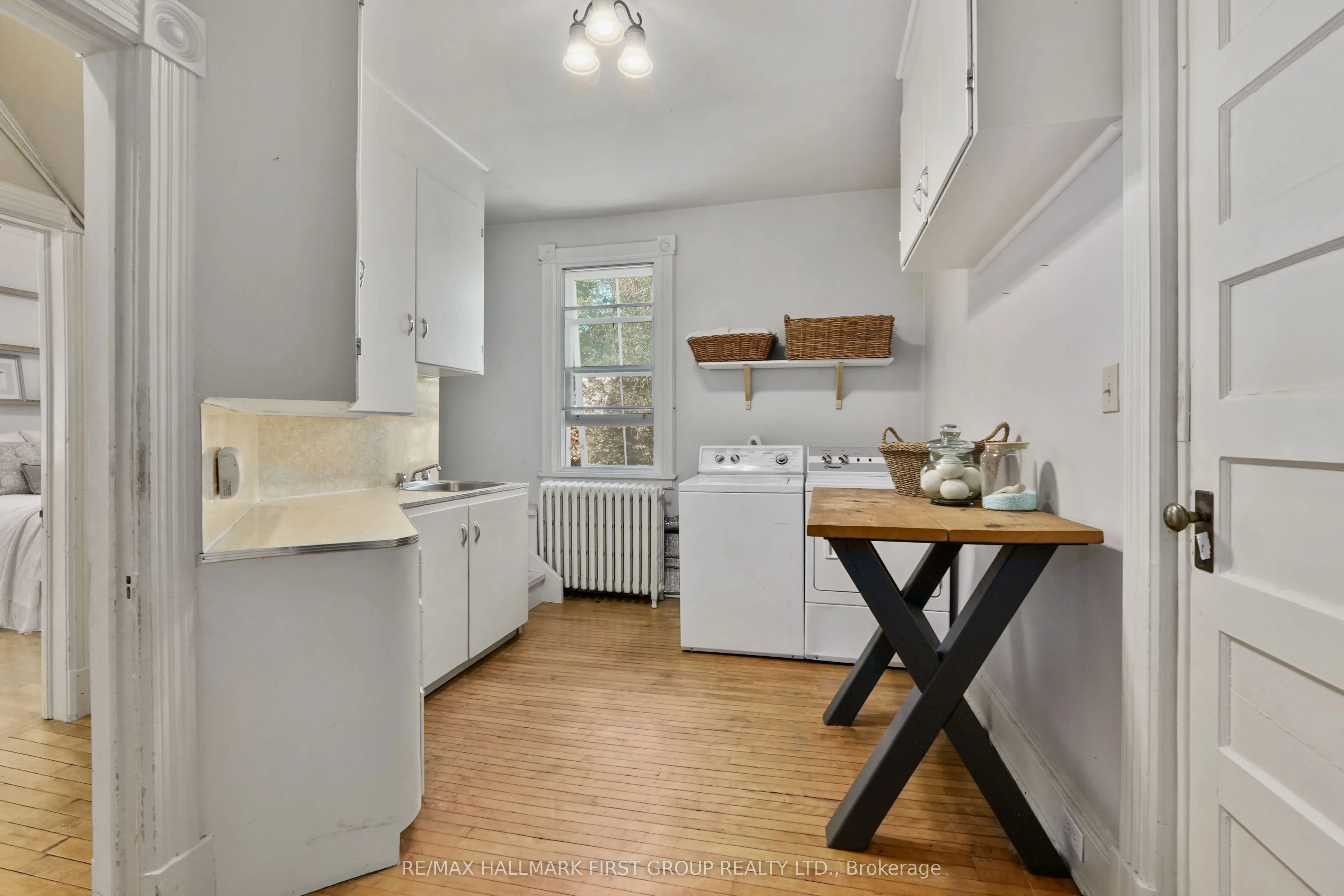 63 King Street E