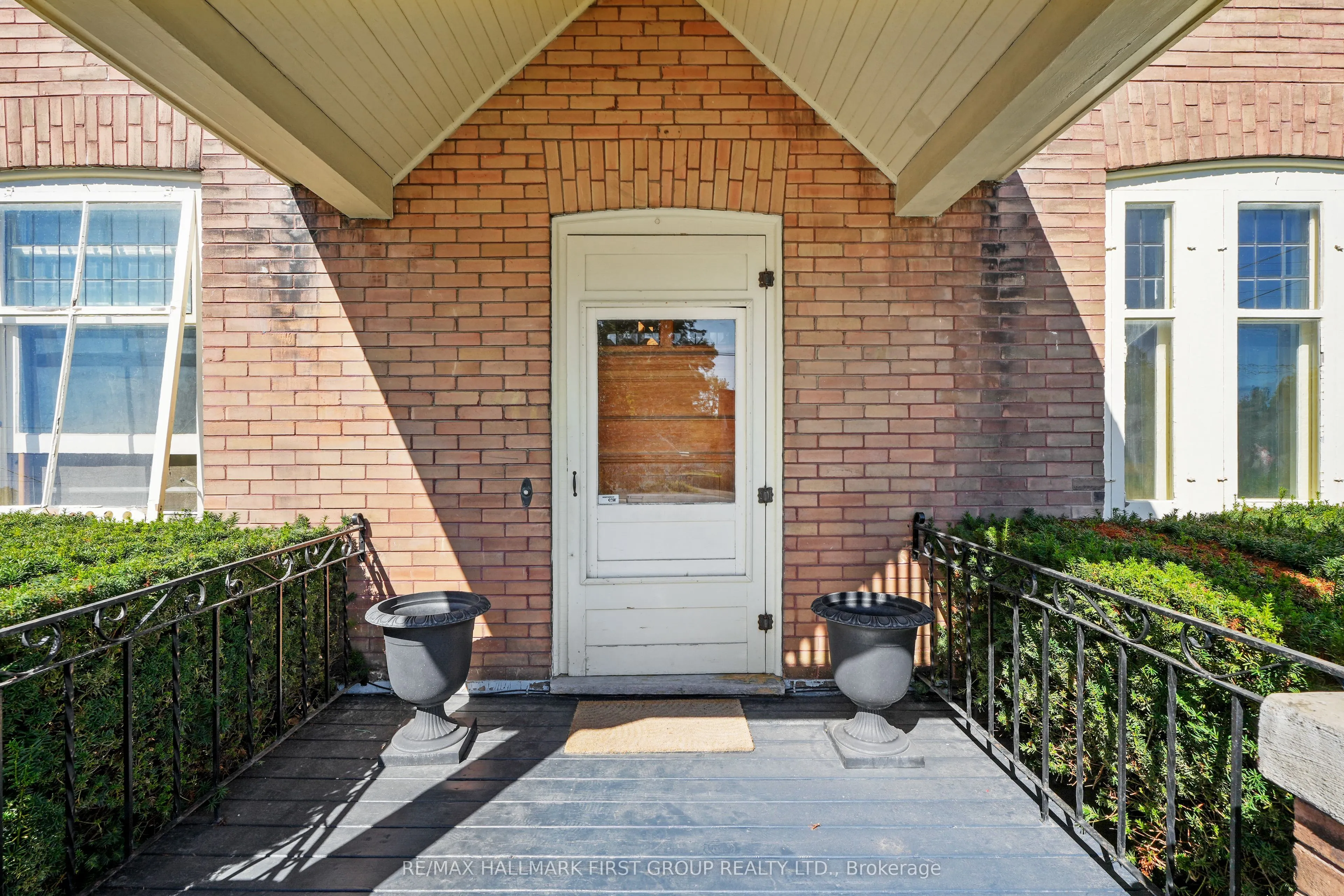 63 King Street E